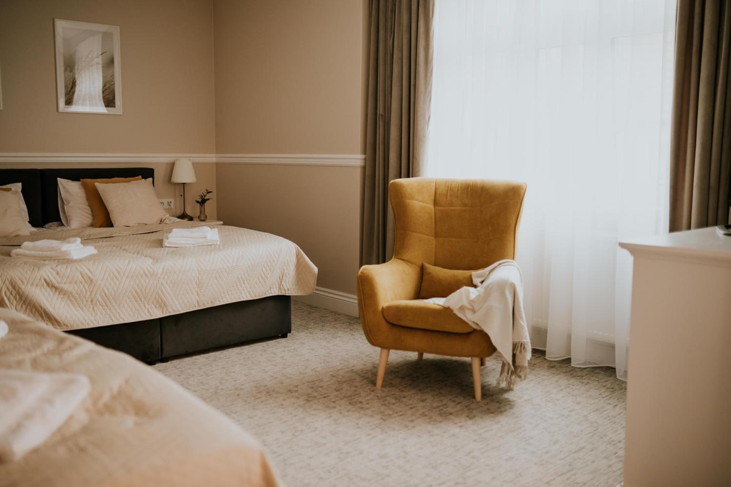 Deluxe Family Suite photo 3