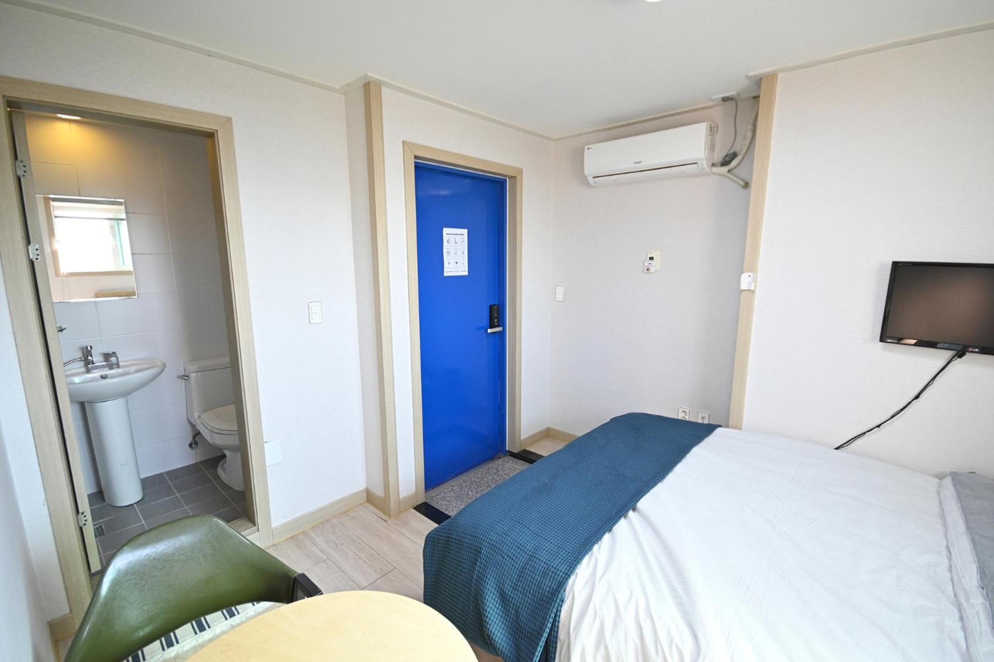 Double Room with Private Bathroom, photo 7