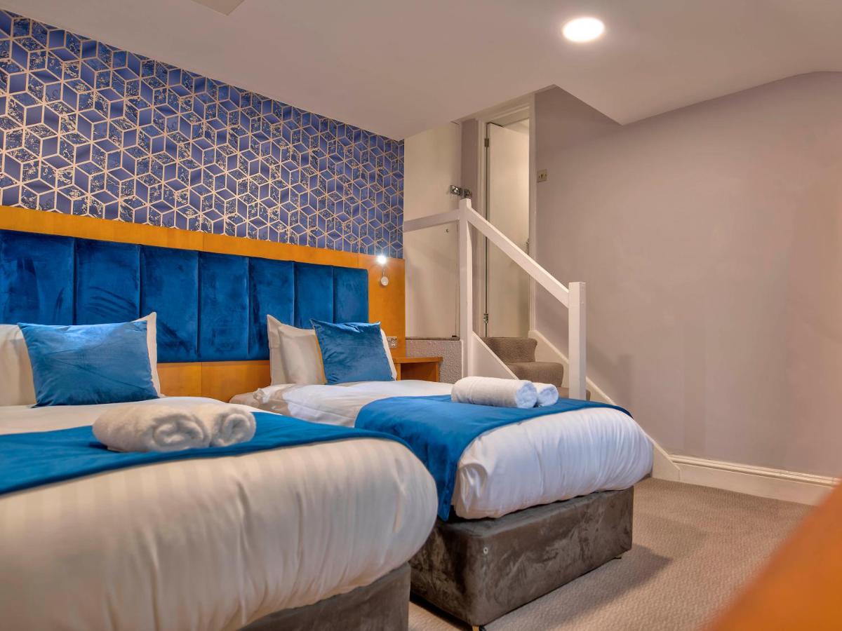 Standard Twin Room photo 2
