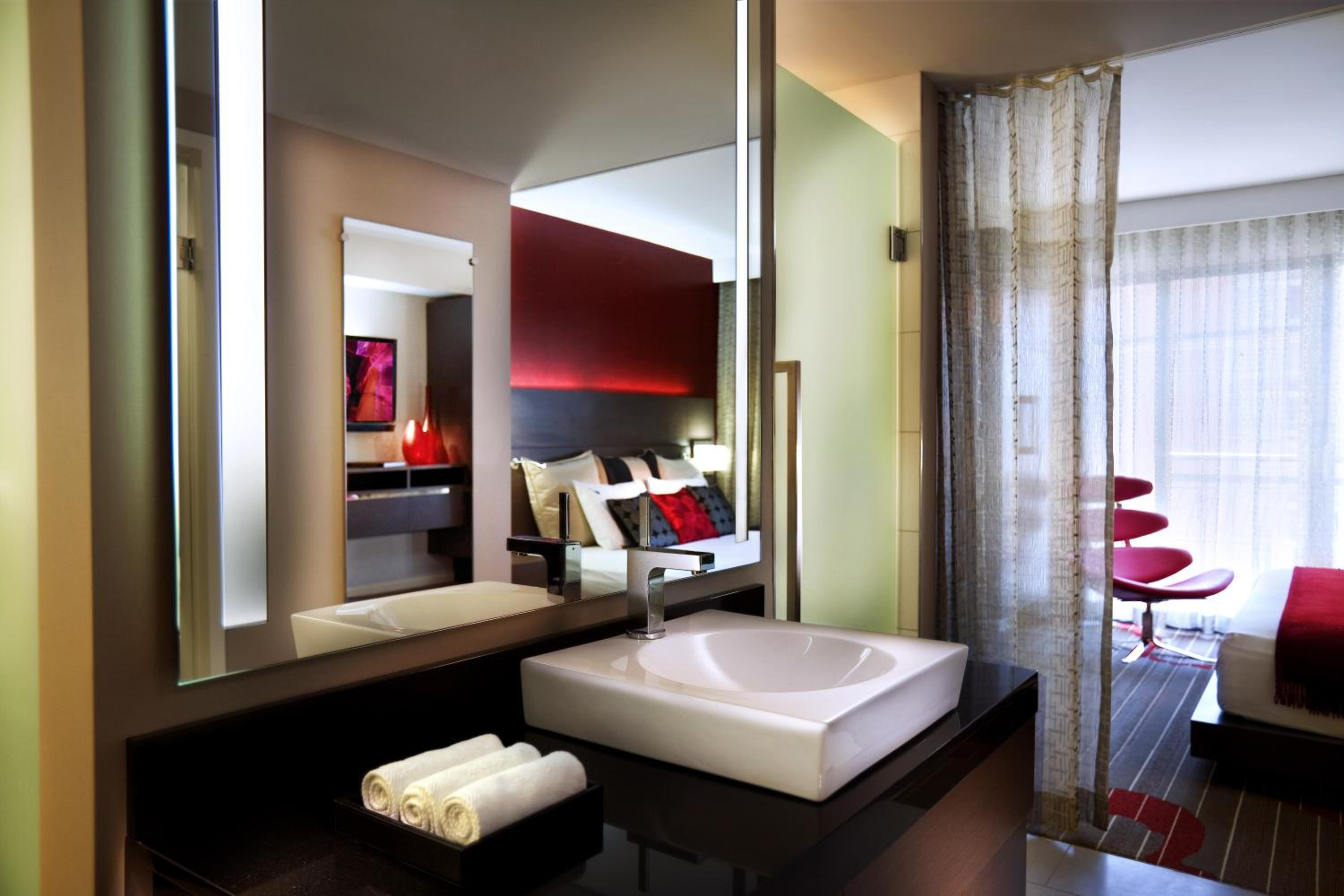 King Suite - Photo 2