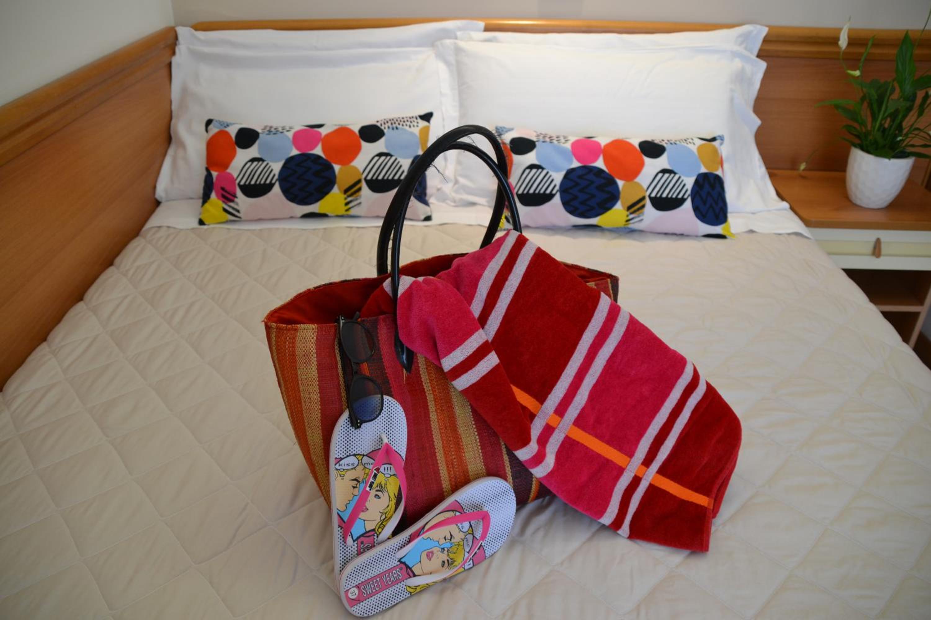 Small Double or Twin Room - Photo 3