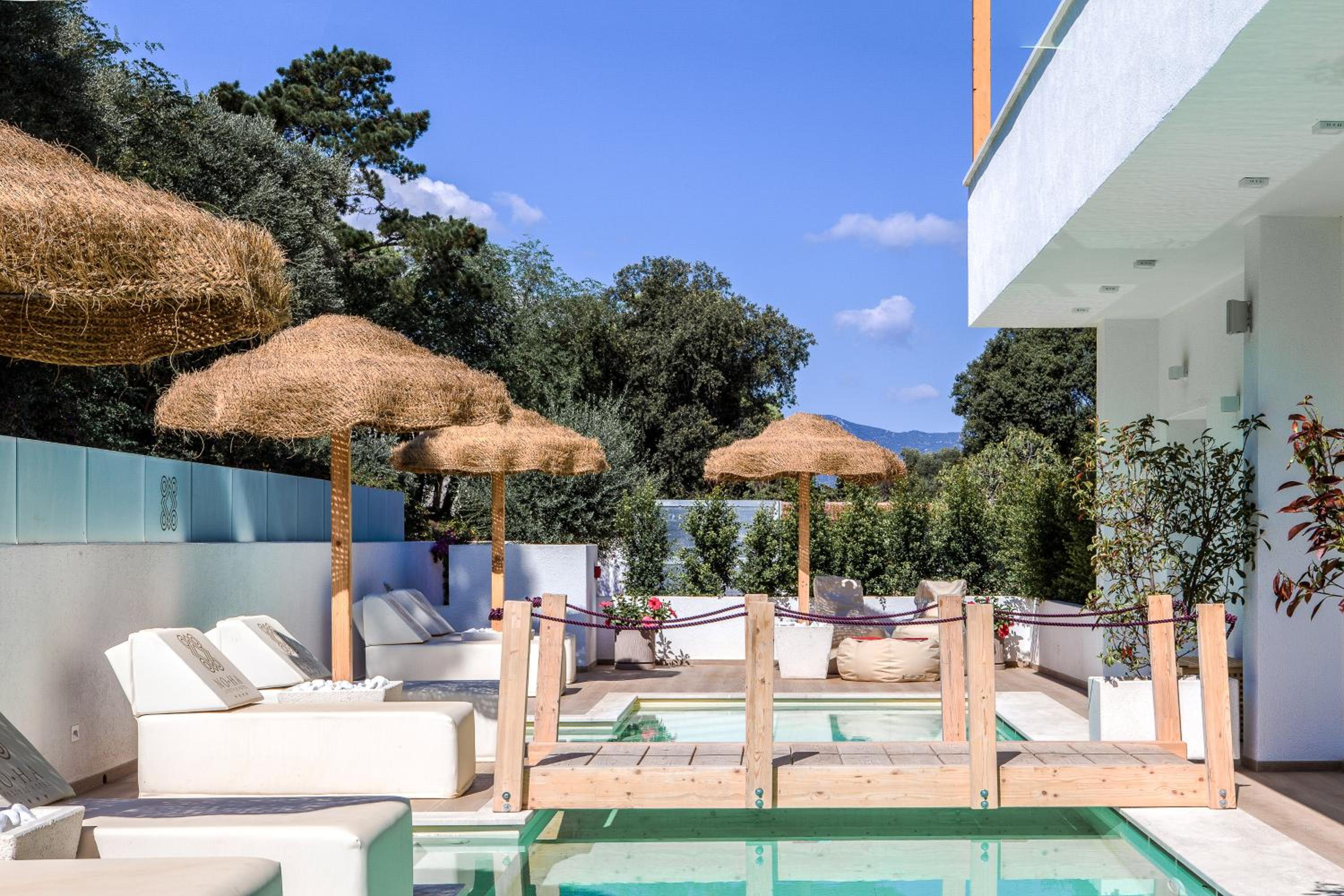 Deluxe Double or Twin Room with Pool Access - Photo 14