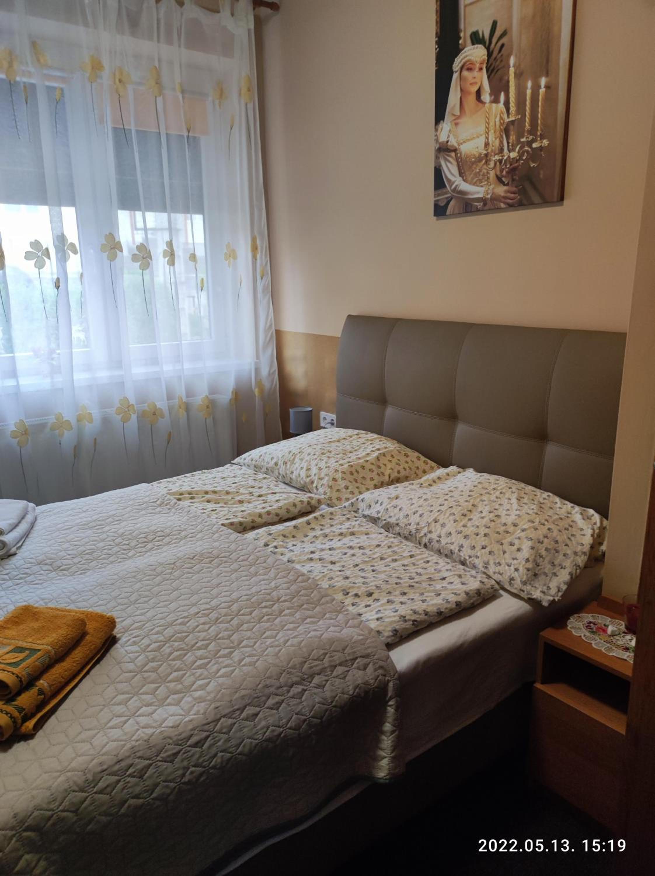 Queen Room - Disability Access photo 1