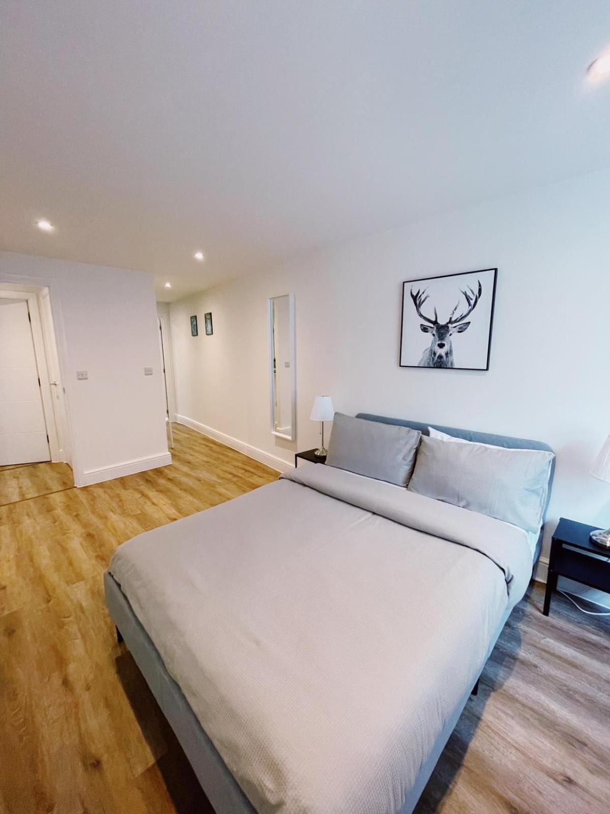 Two-Bedroom Apartment - Photo 12