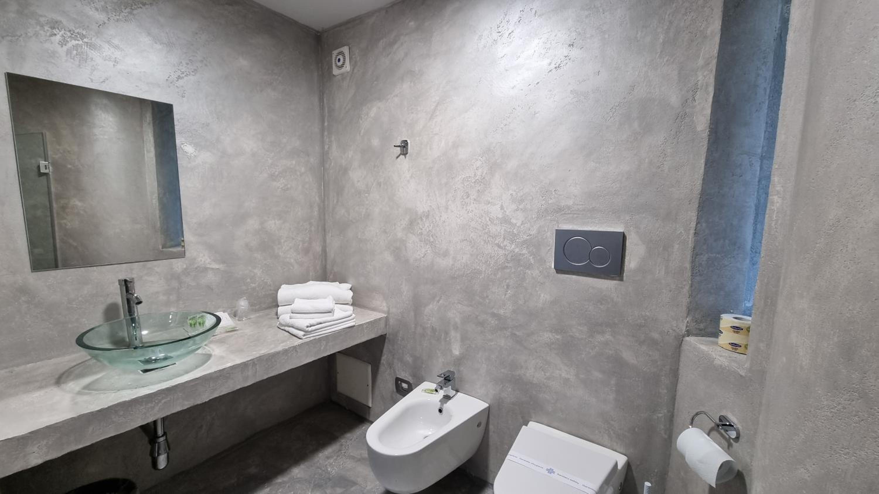 Double or Twin Room - Photo 5