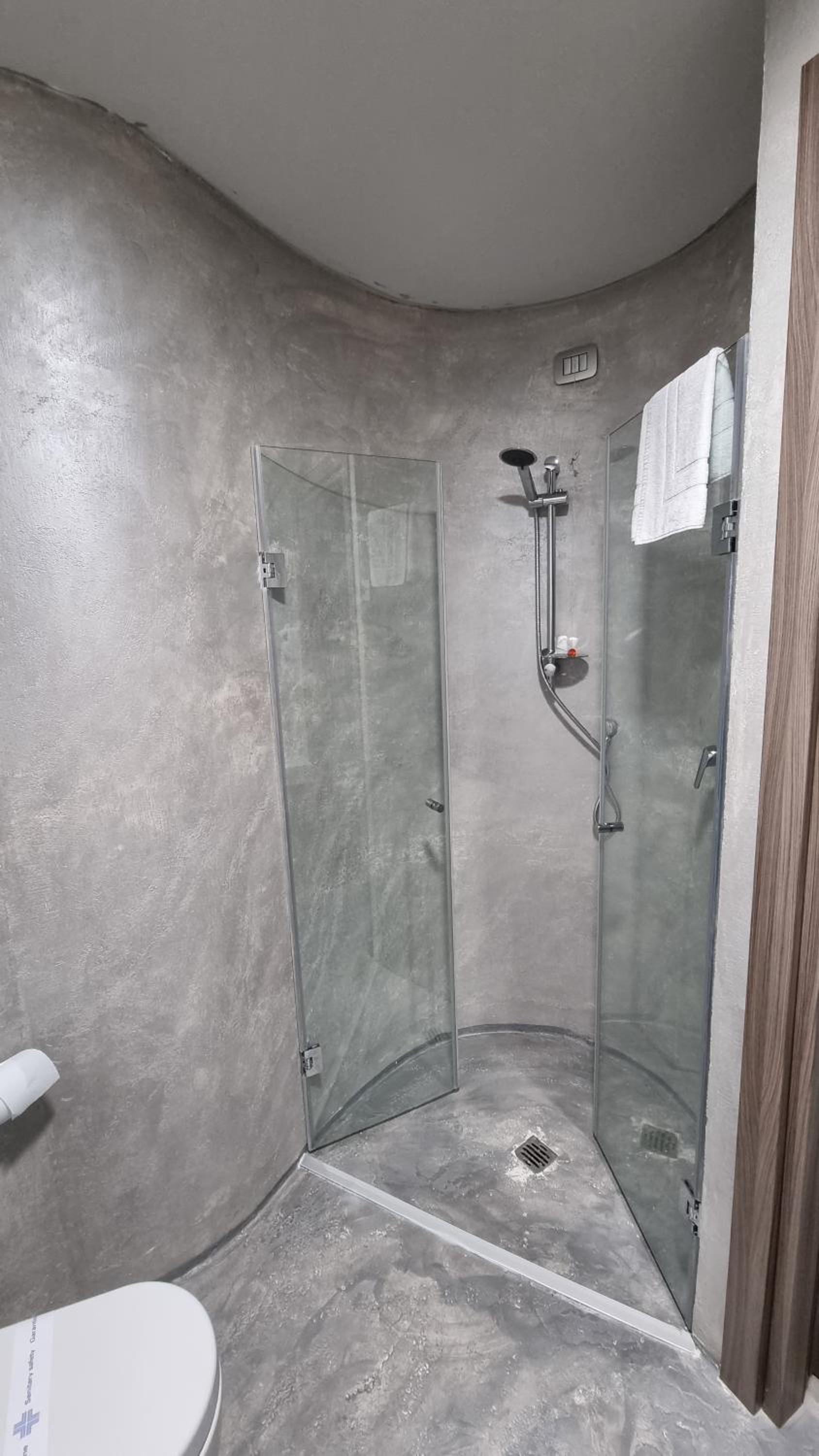 Double or Twin Room - Photo 8