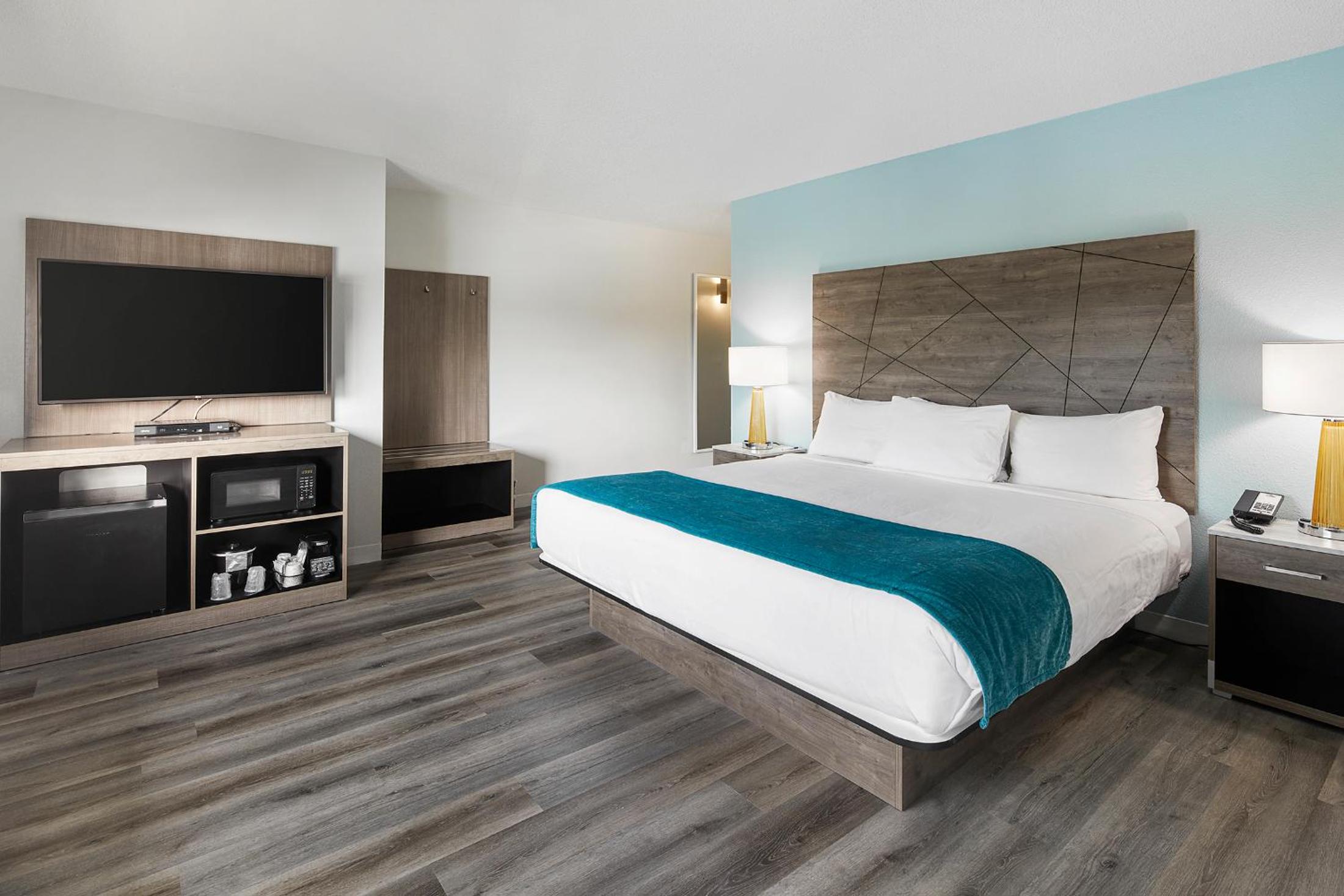One King Bed w/ Sitting Room and Sofa Bed - Photo 1