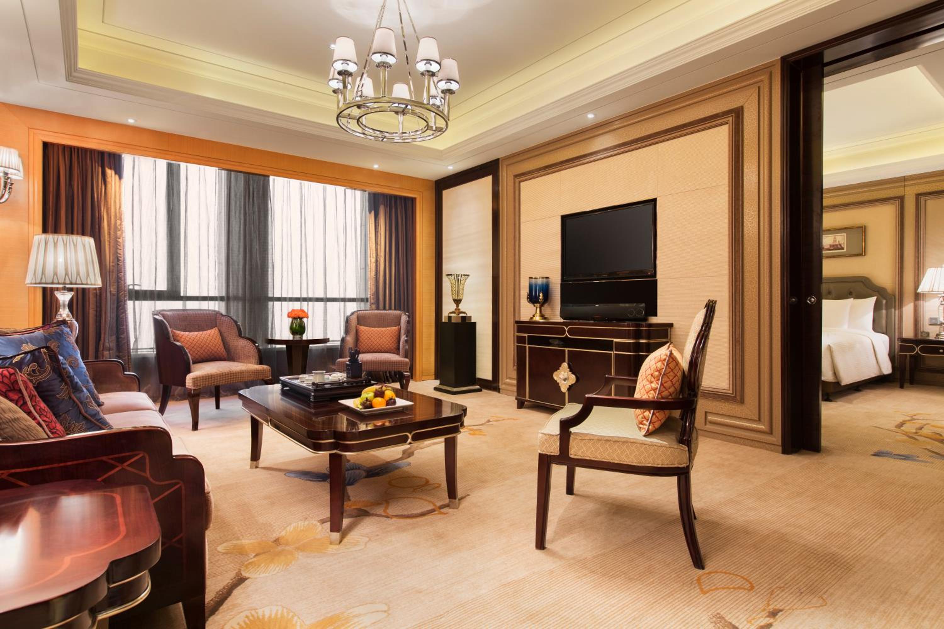 Executive Suite thumbnail 6