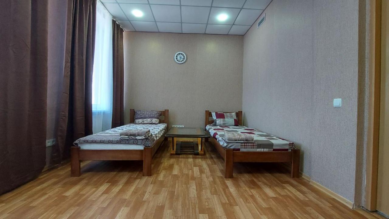 Standard Twin Room with Shared Bathroom photo 2
