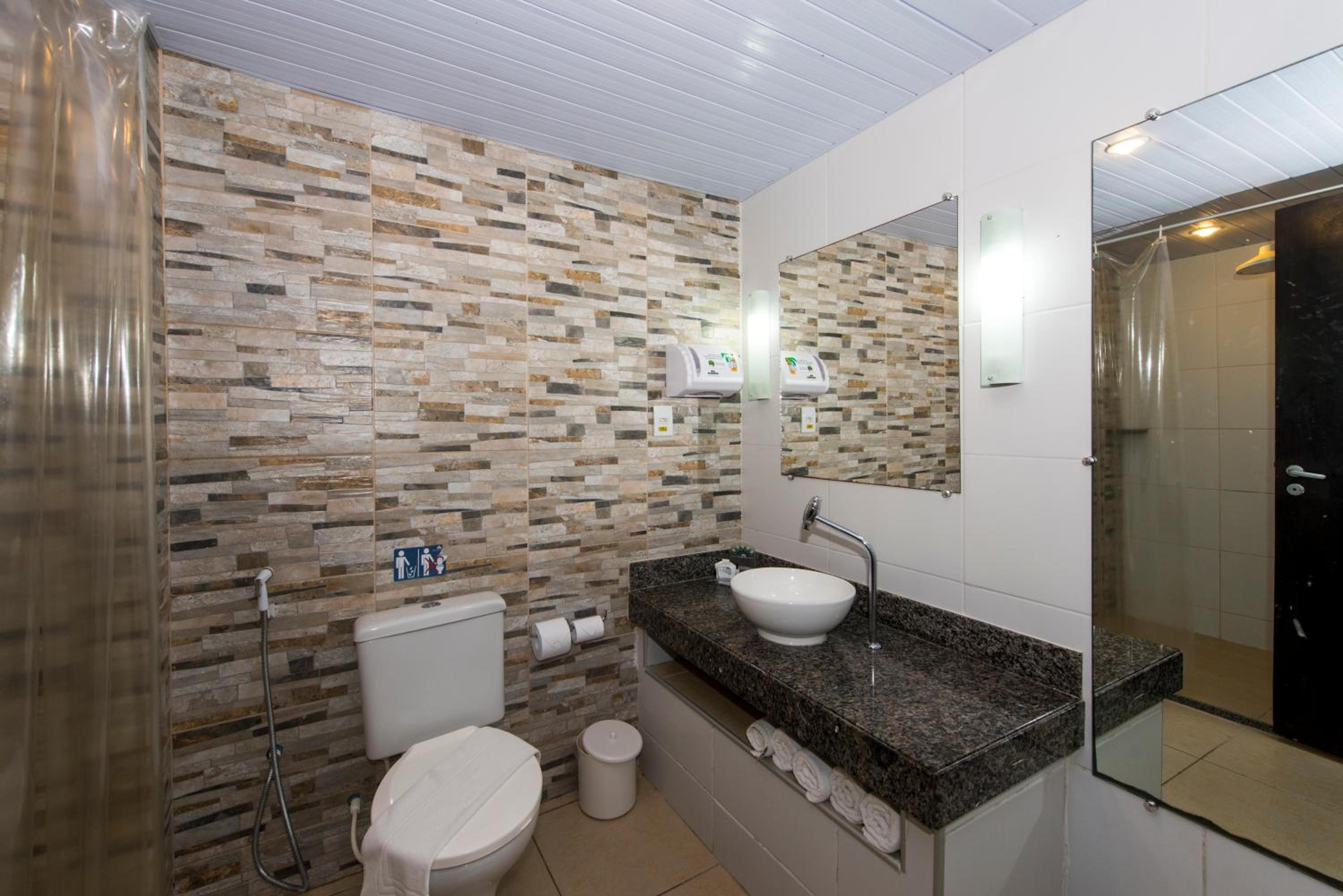 Budget Triple Room - Photo 14