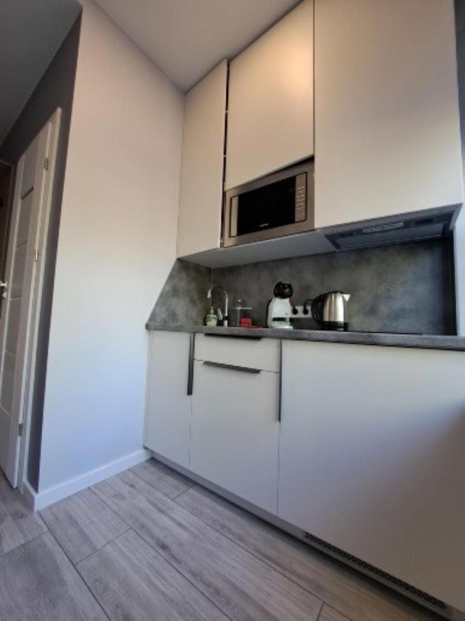 One-Bedroom Apartment - Photo 3