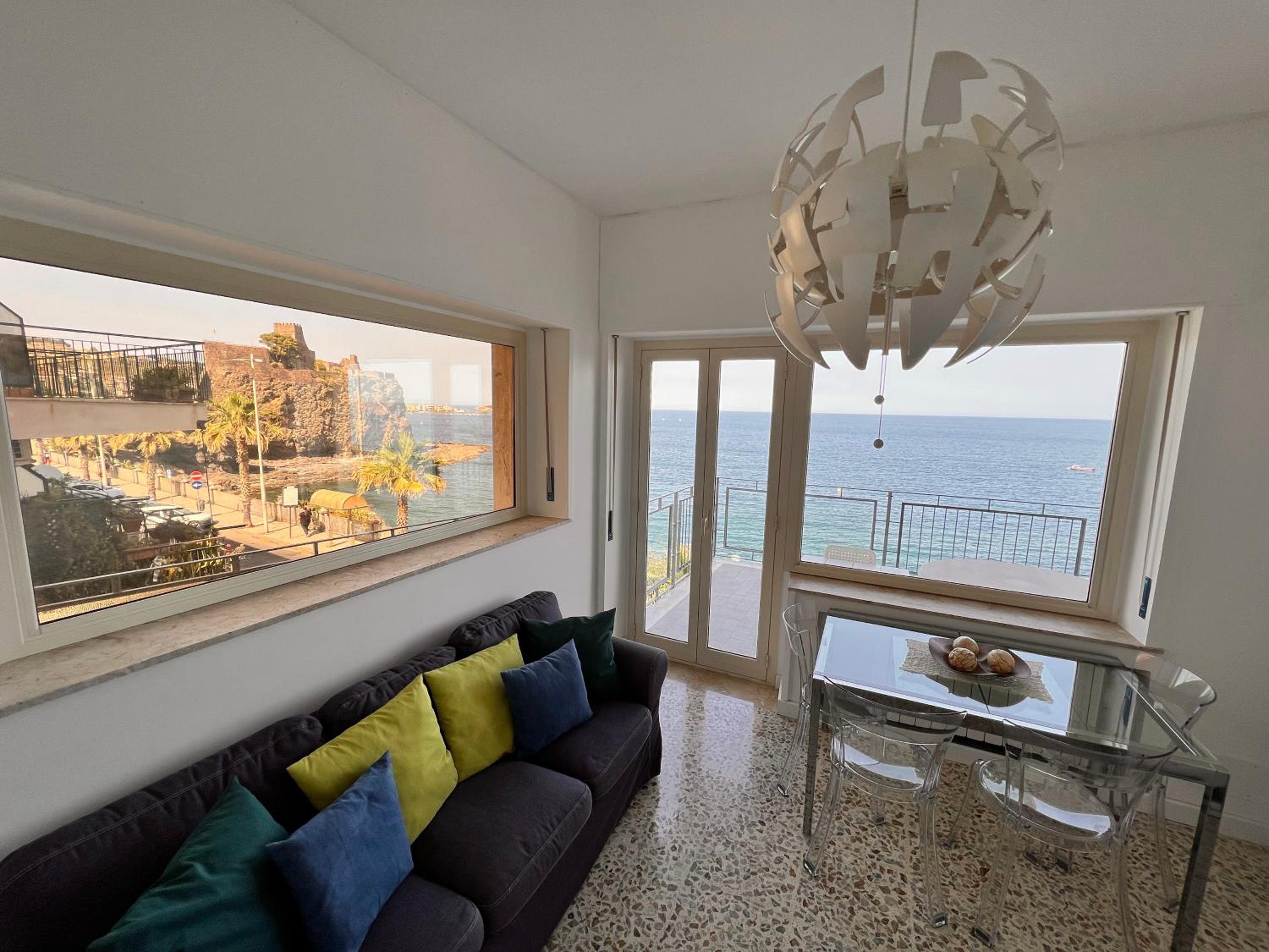 Apartment with Sea View - Photo 7