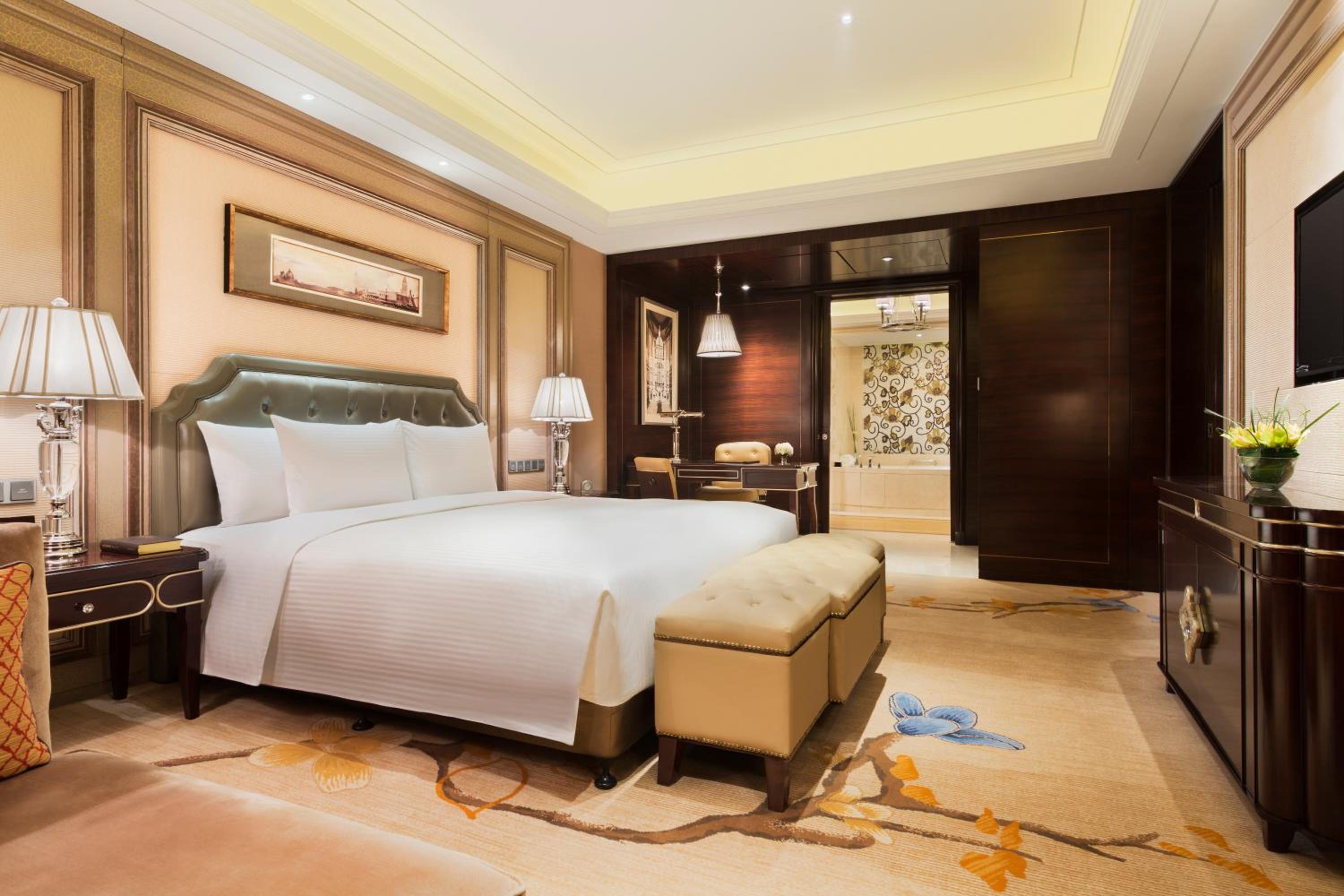 Executive Suite thumbnail 5