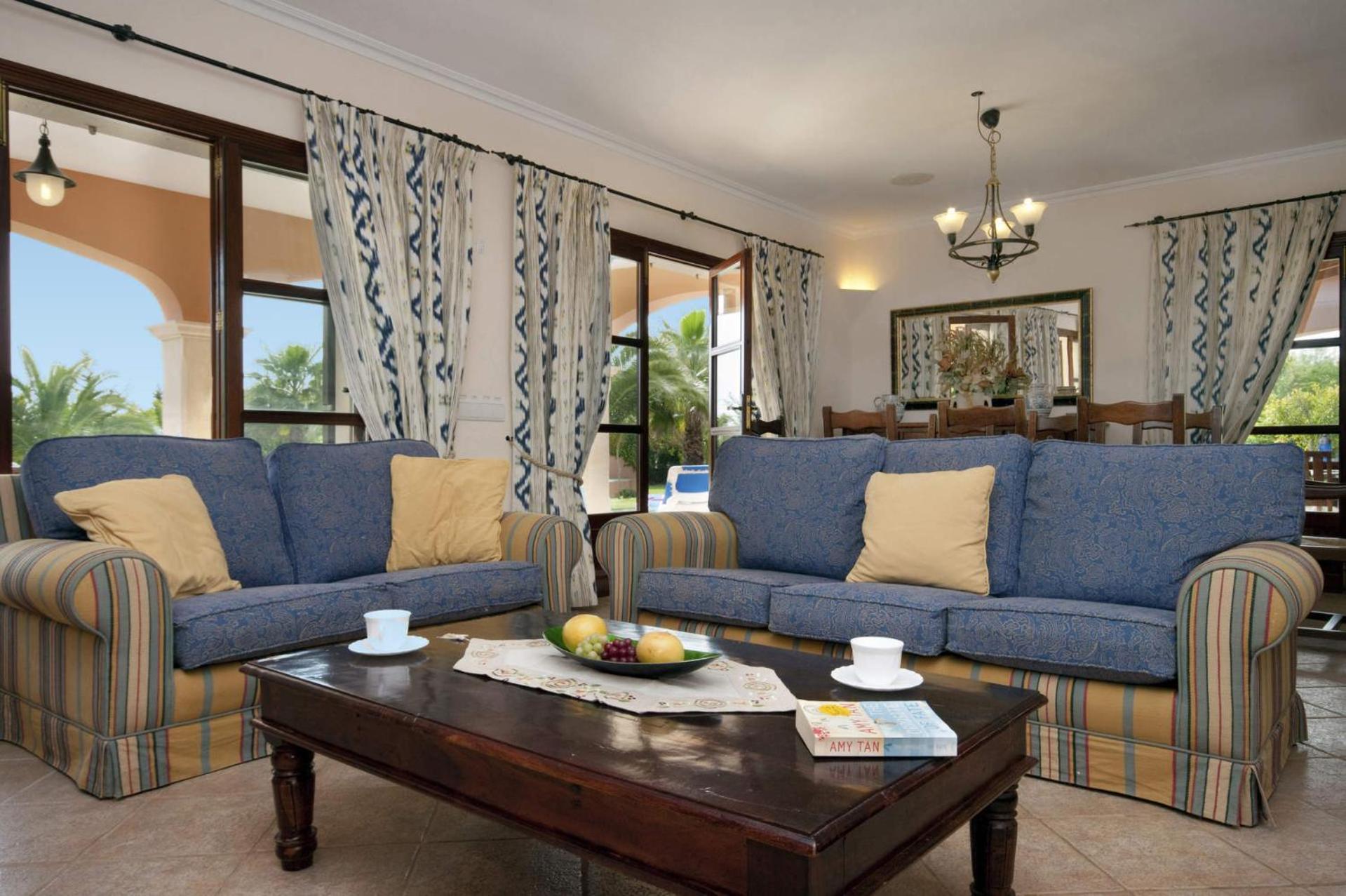 Villa photo 3