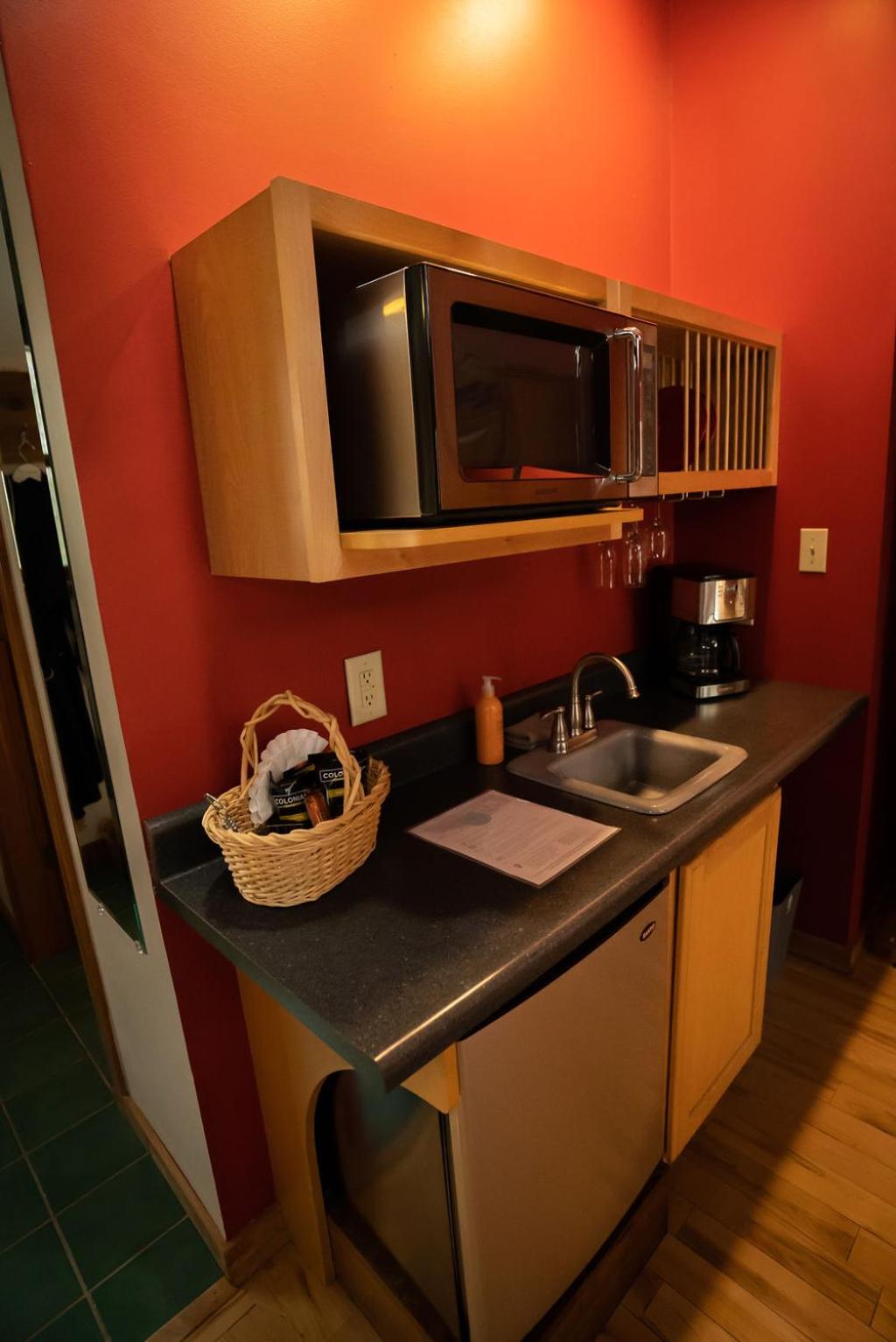 Deluxe Suite with Spa Bath photo 3