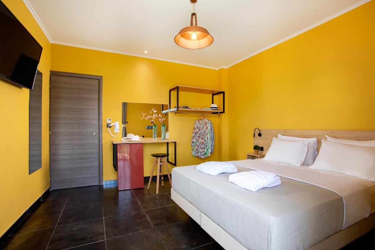 Double Room with Balcony and Sea View photo 1