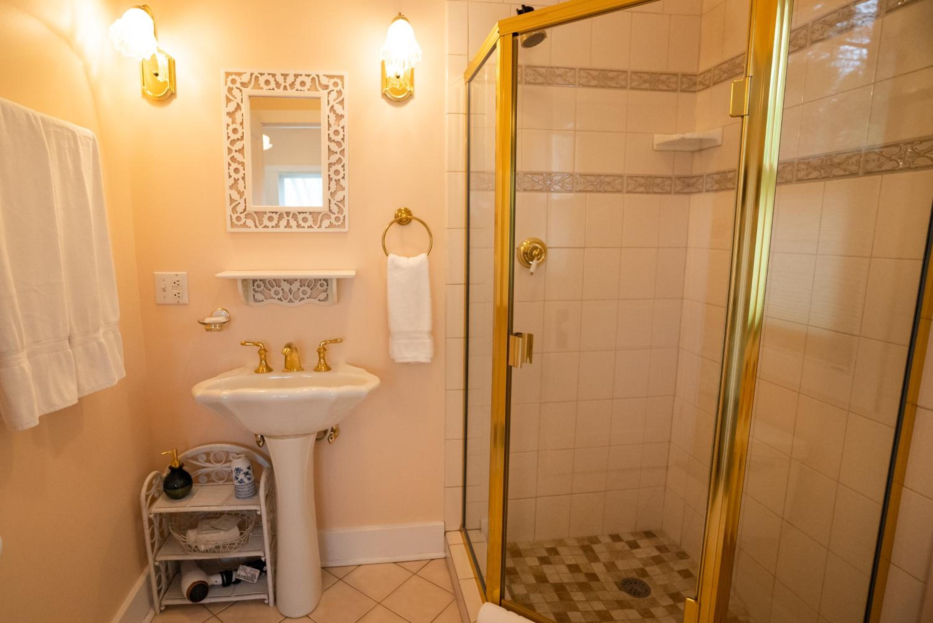 Queen Room with Spa Bath photo 3