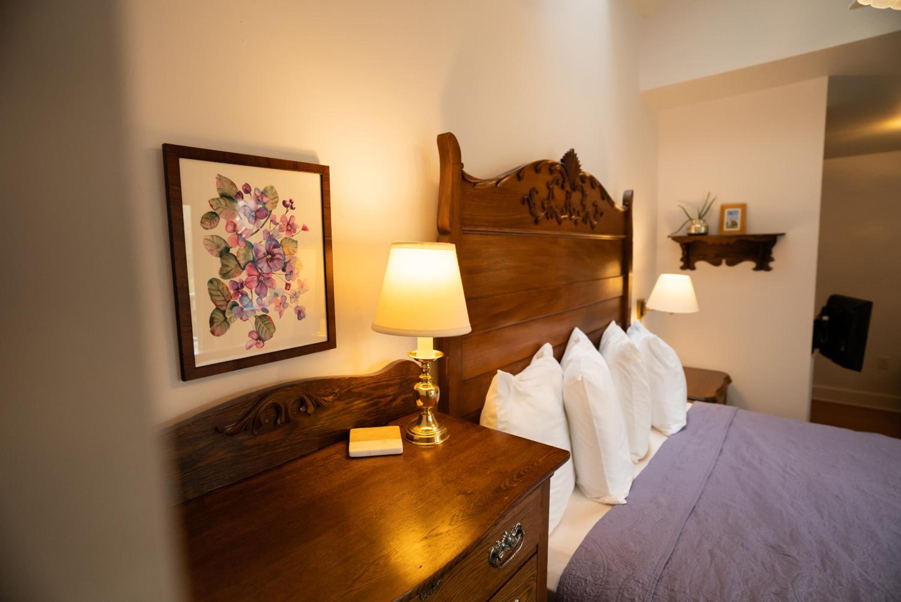 Queen Room with Balcony photo 3