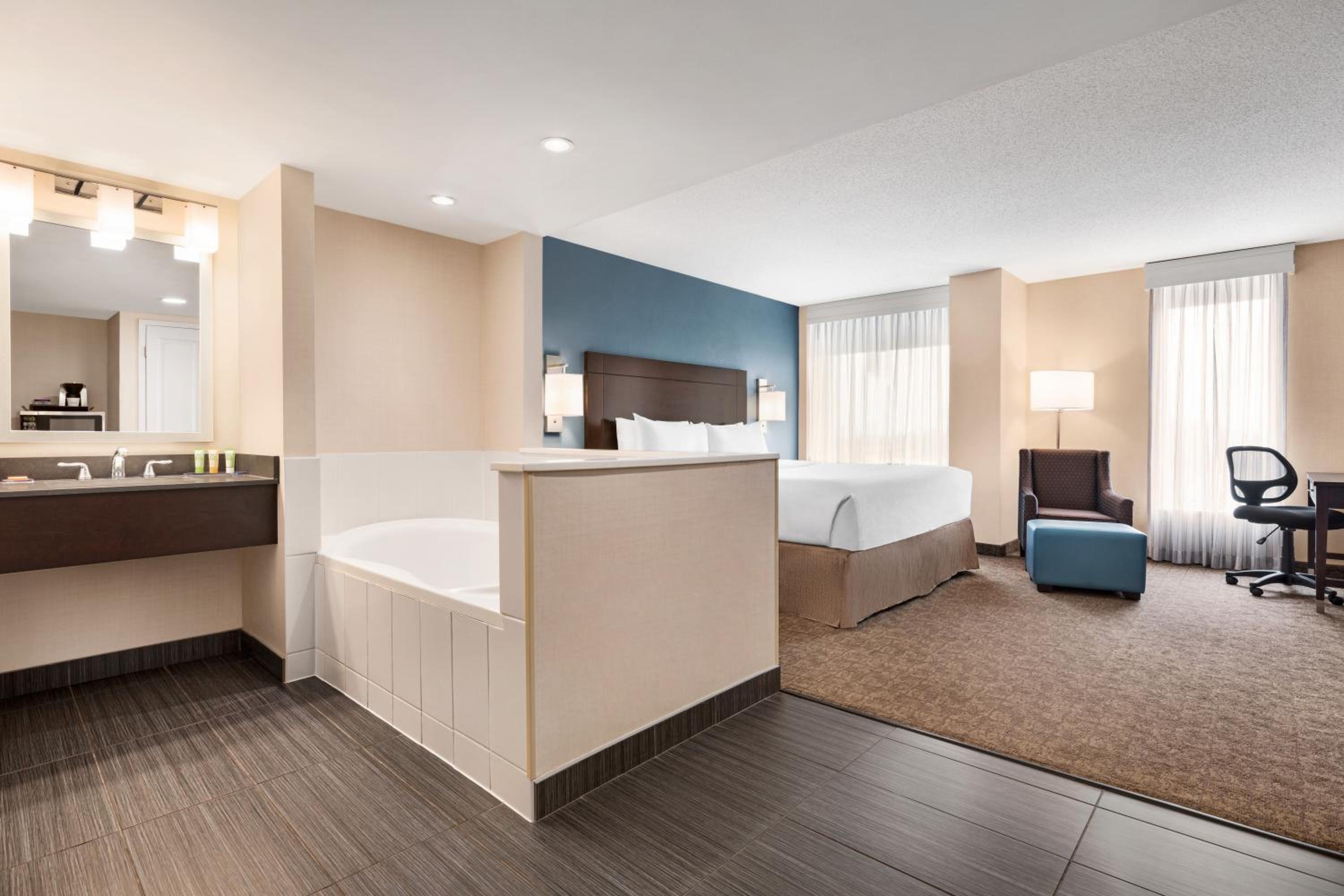King Room with Hot Tub