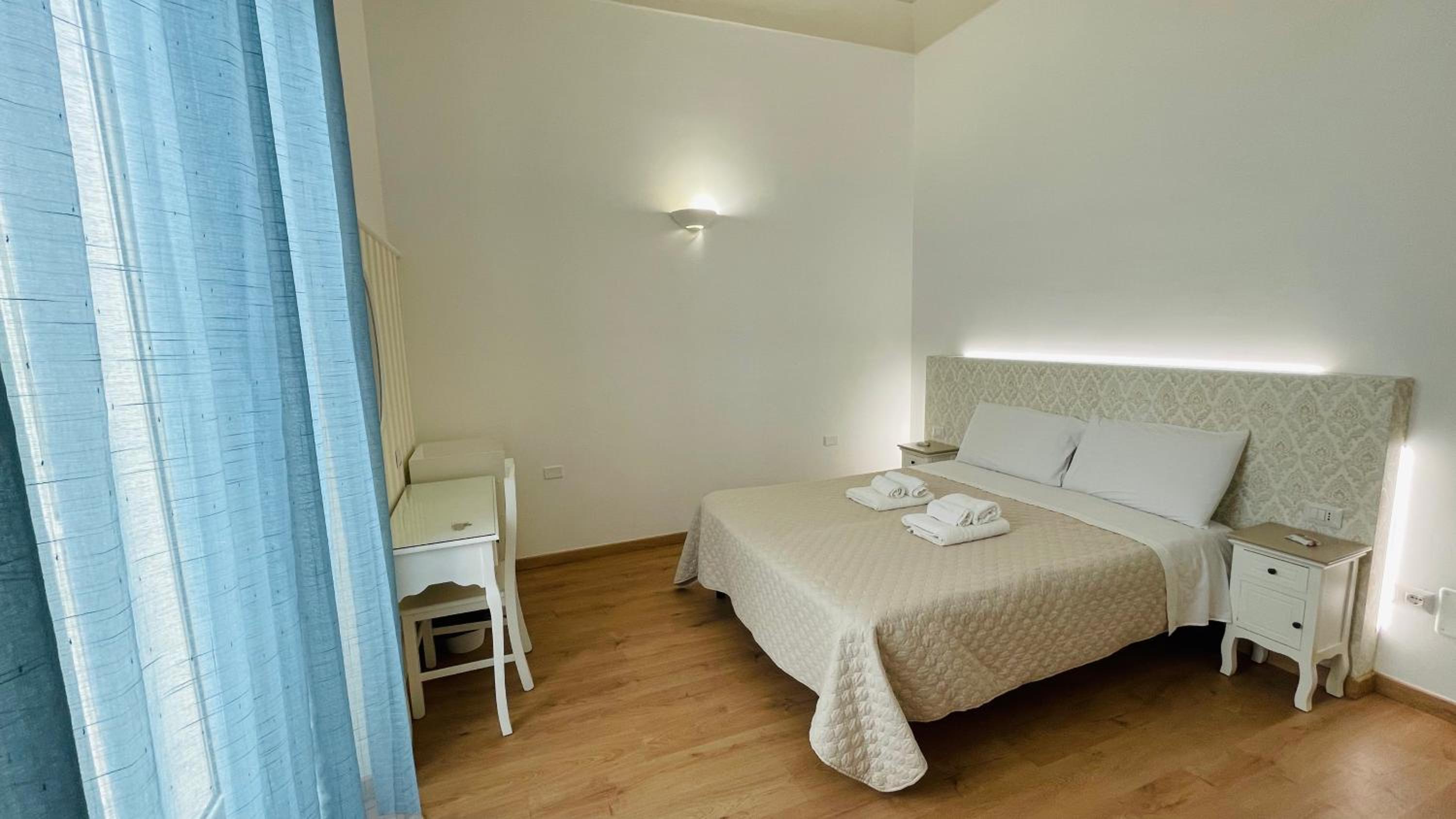 Double Room with Extra Bed photo 1