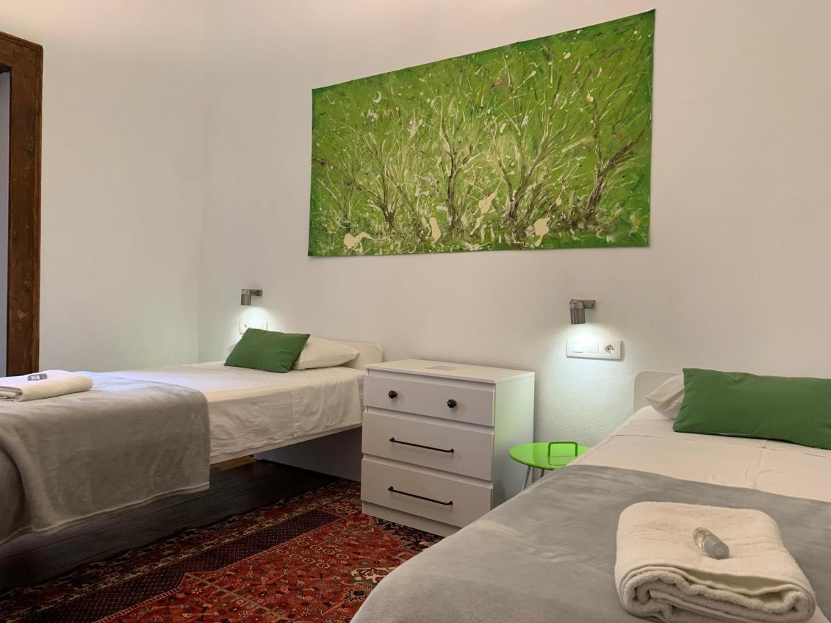 Twin Room with Private External Bathroom photo 2