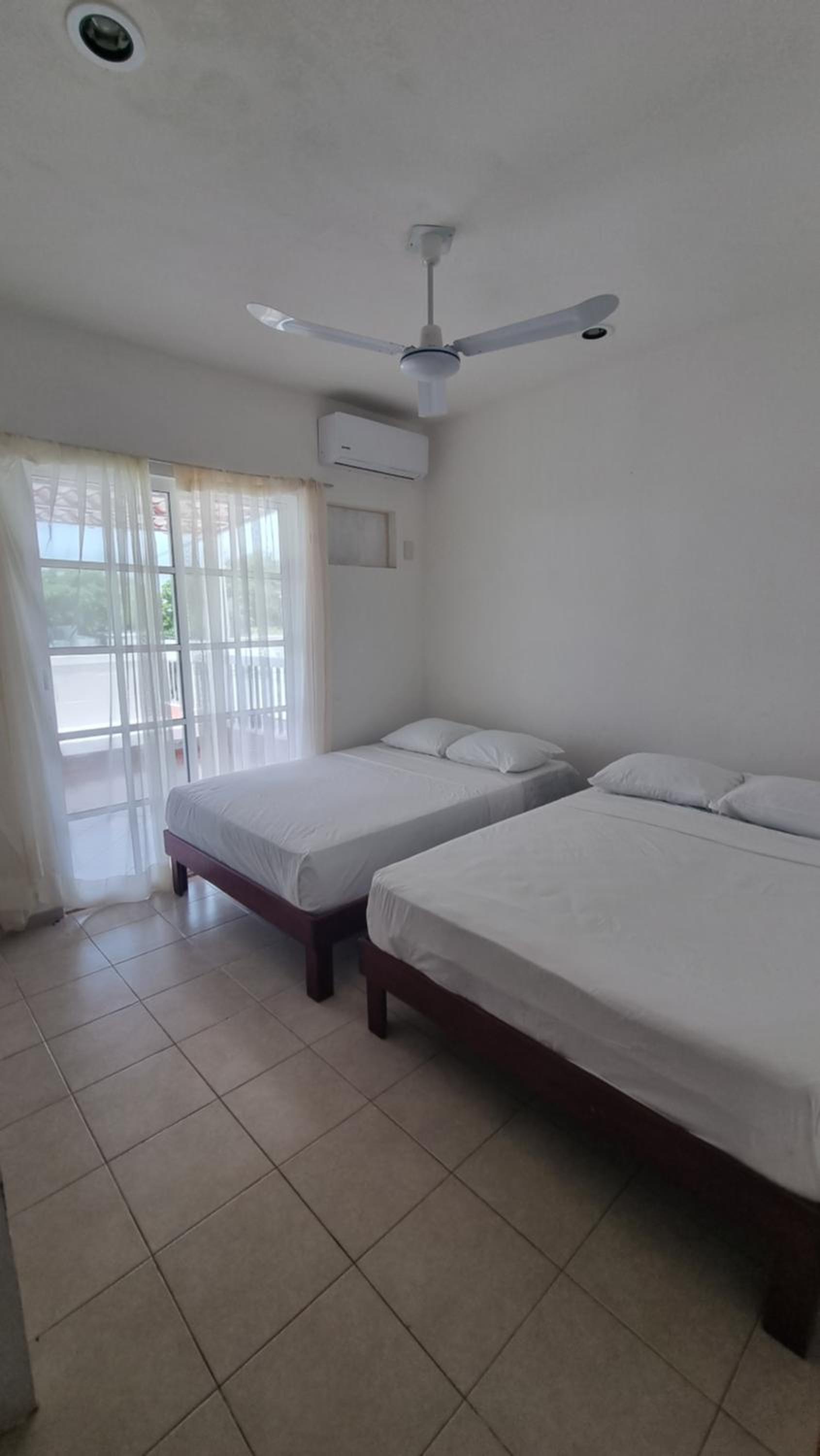 Classic Quadruple Room - Photo 4