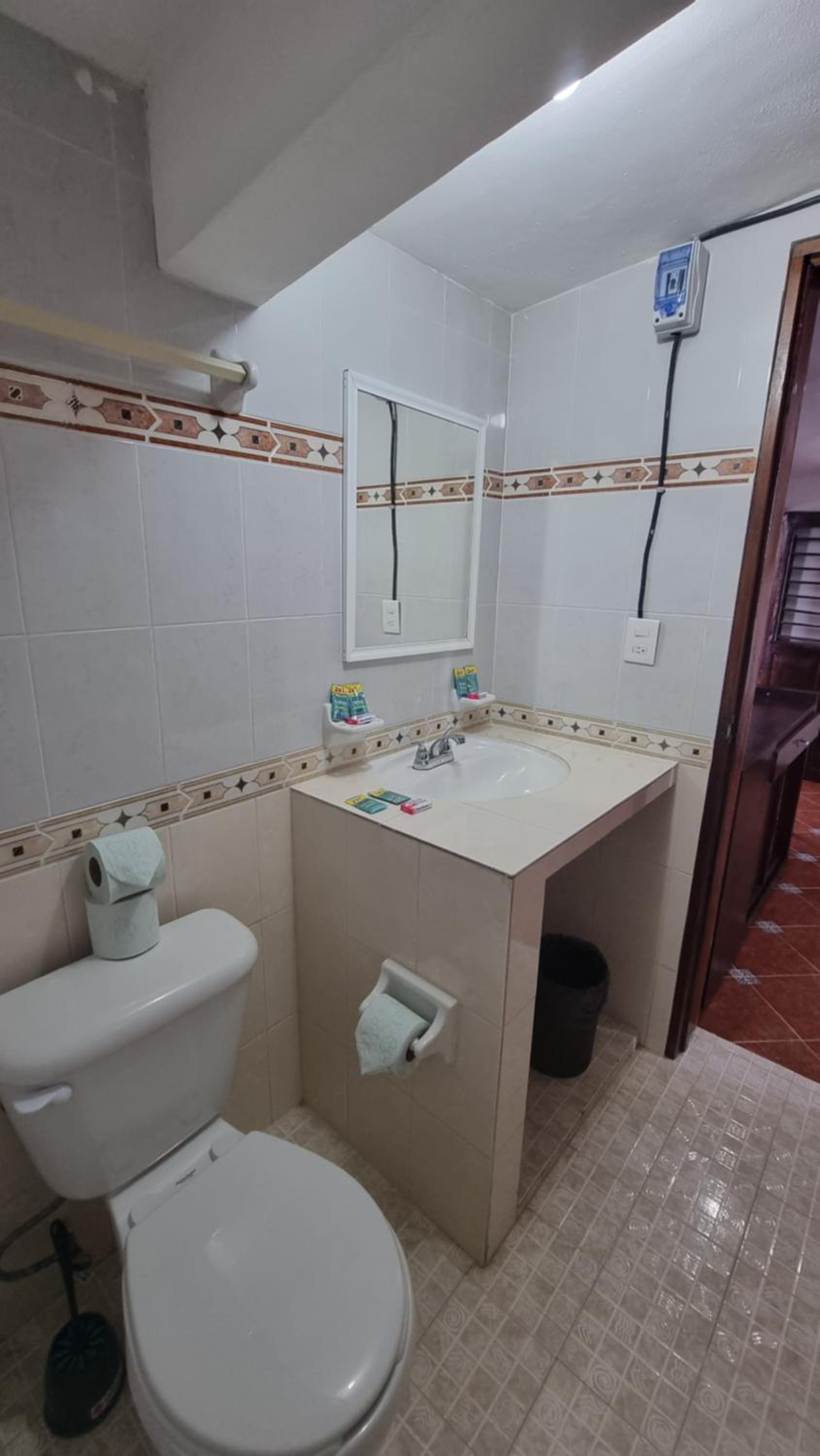 Basic Triple Room - Photo 16