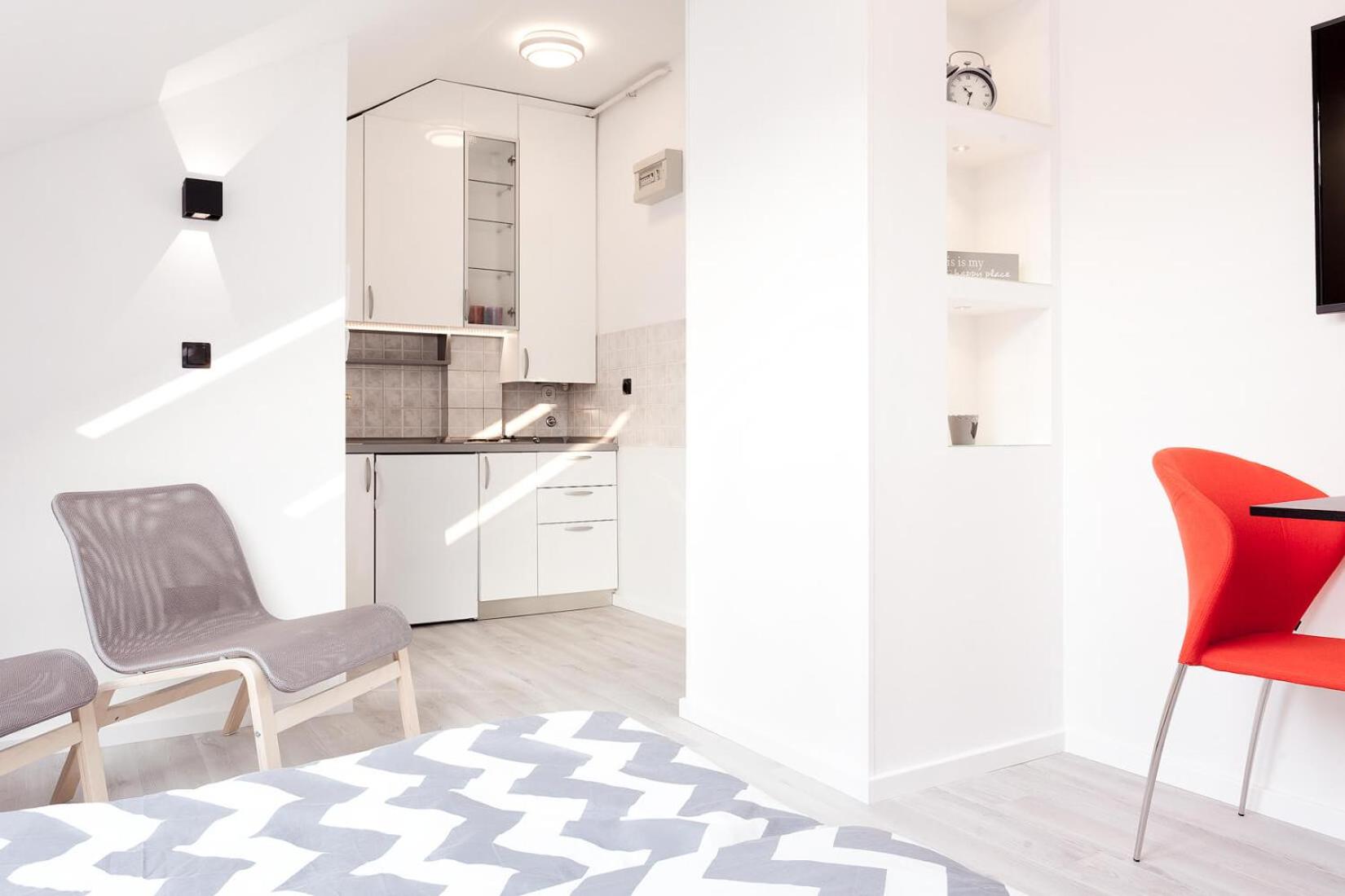 One-Bedroom Apartment - Photo 6