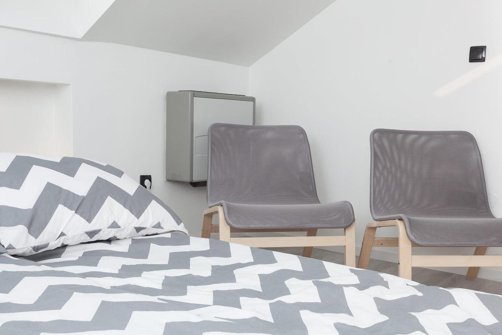 One-Bedroom Apartment - Photo 4