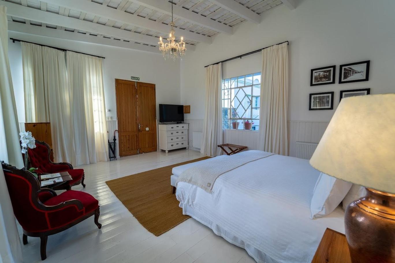 Suite with Wine Cellar View photo 2