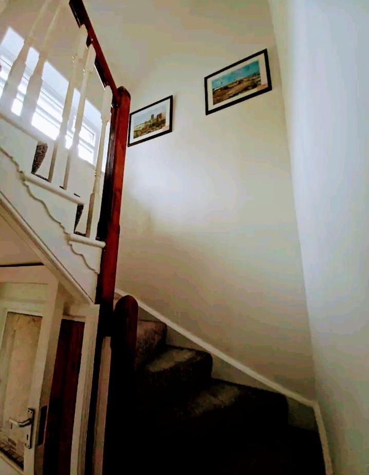 Three-Bedroom House photo 3