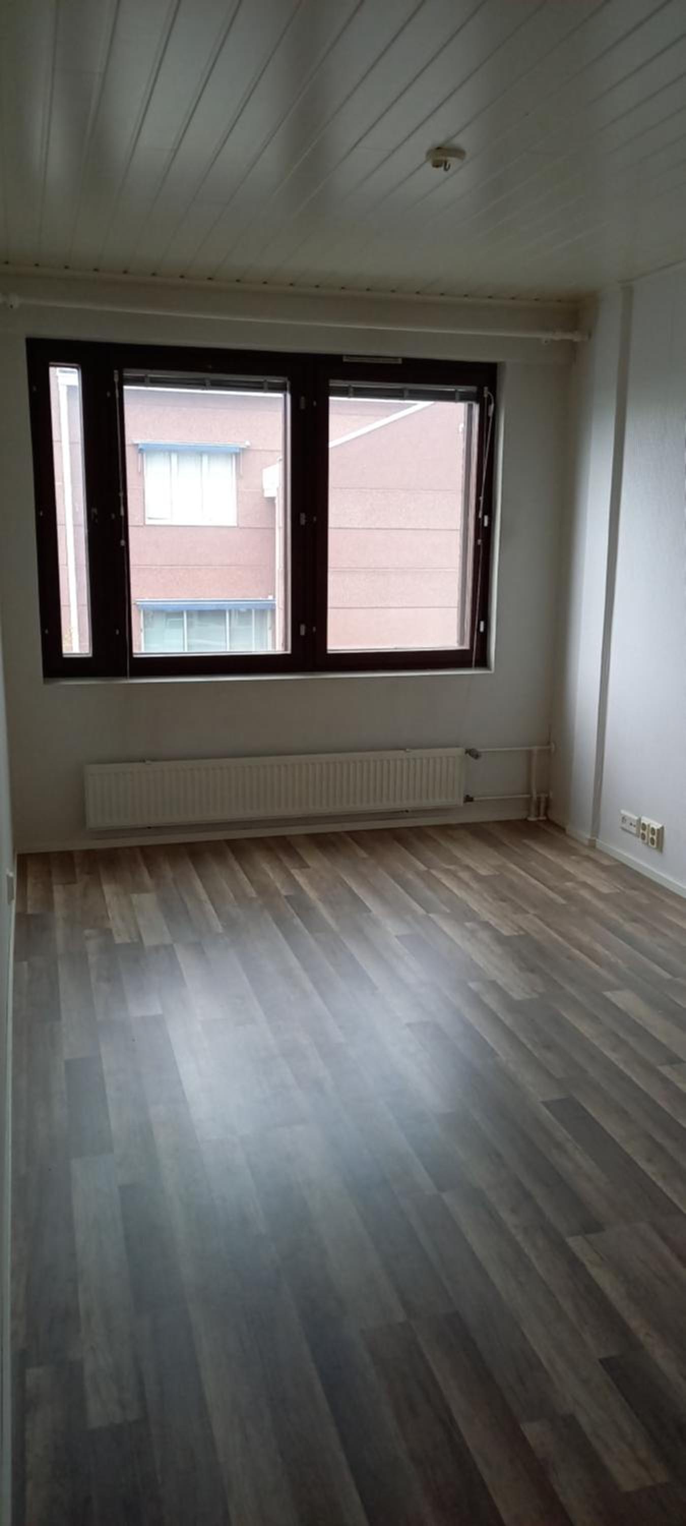 One-Bedroom Apartment - Photo 8