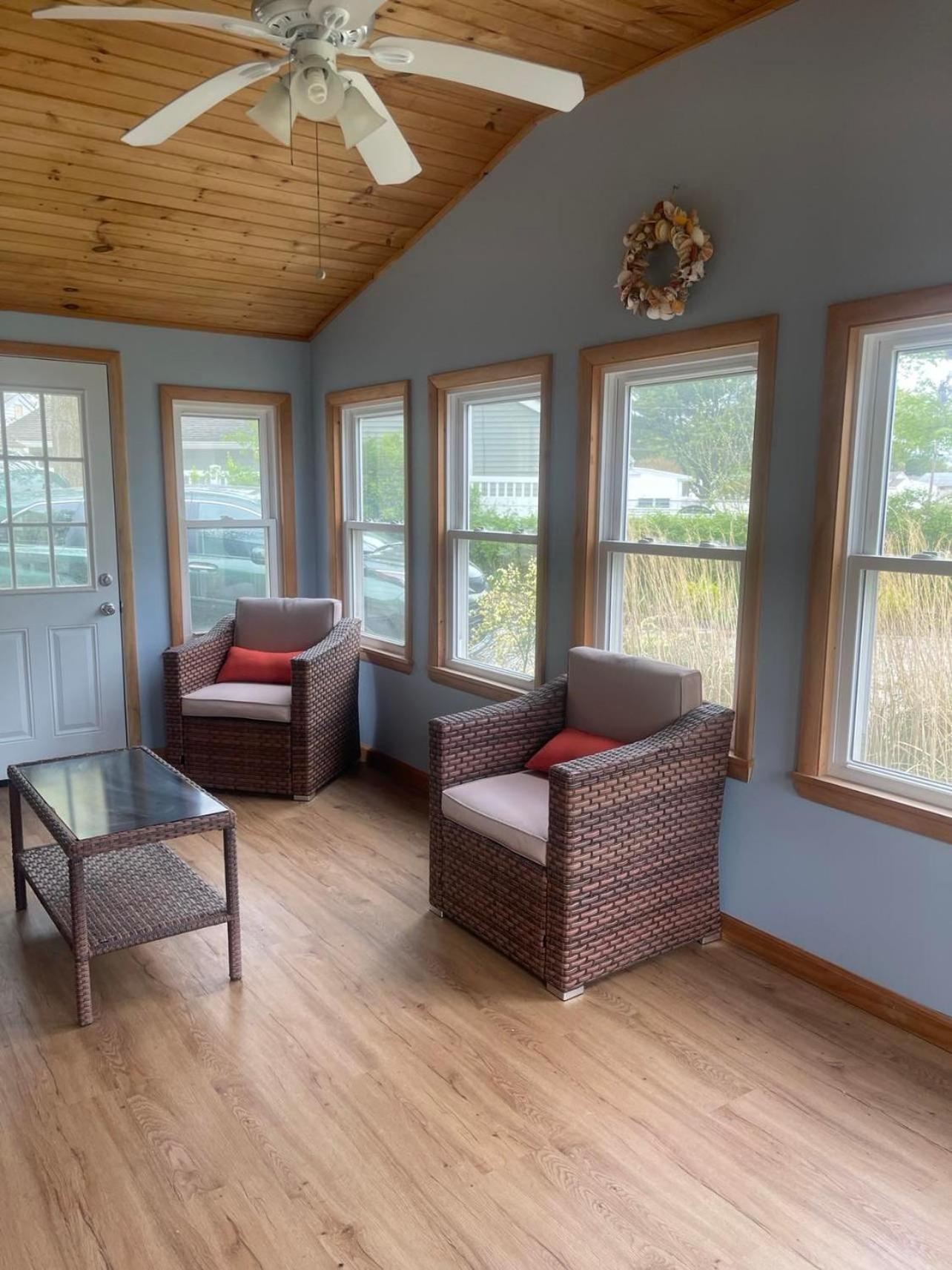 One-Bedroom House - Photo 24