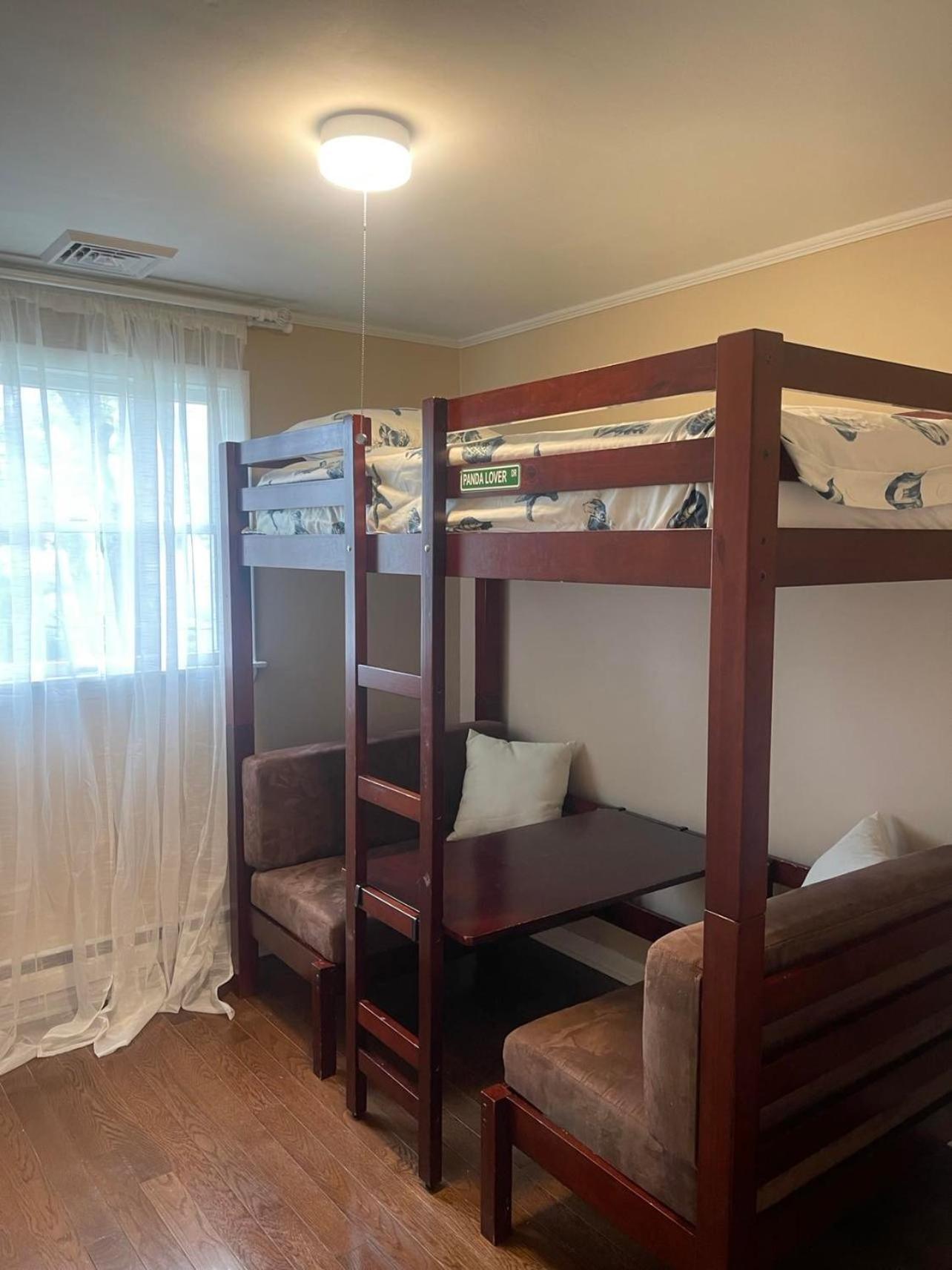 One-Bedroom House - Photo 25