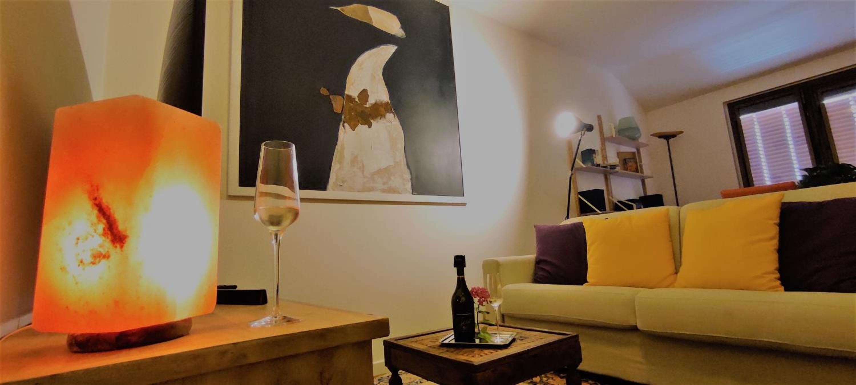 Deluxe Suite with Sea View - Photo 3
