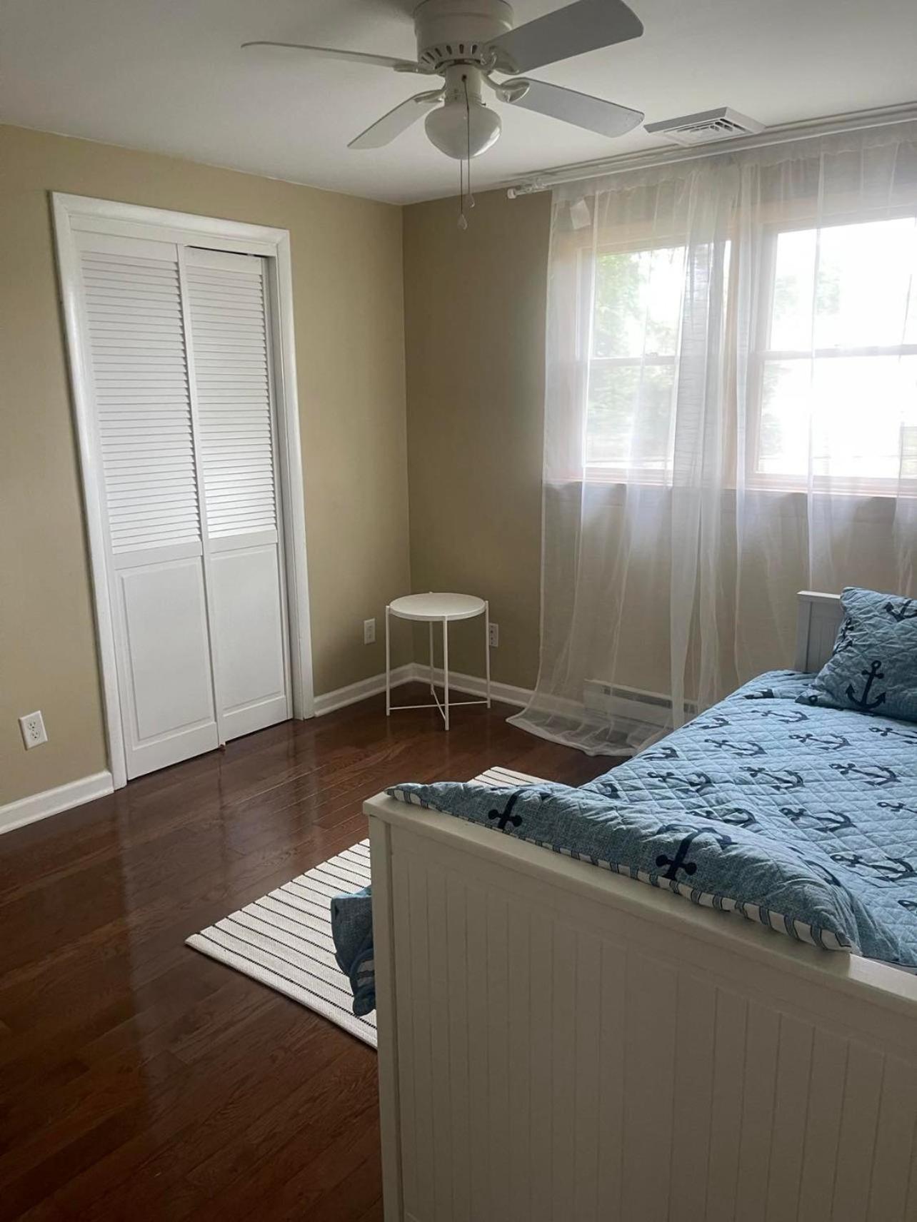 One-Bedroom House - Photo 5