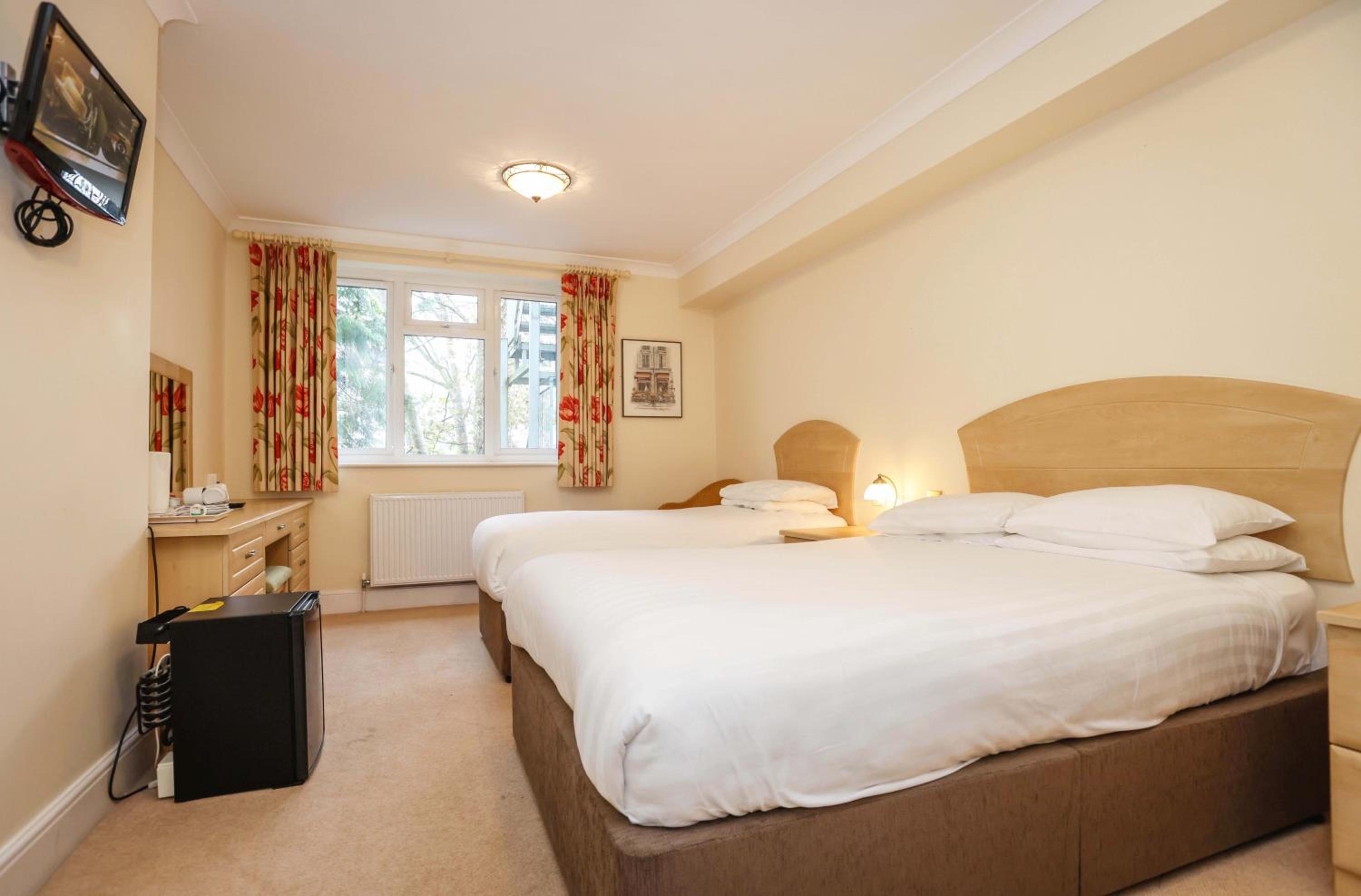 Standard Triple Room - Photo 4