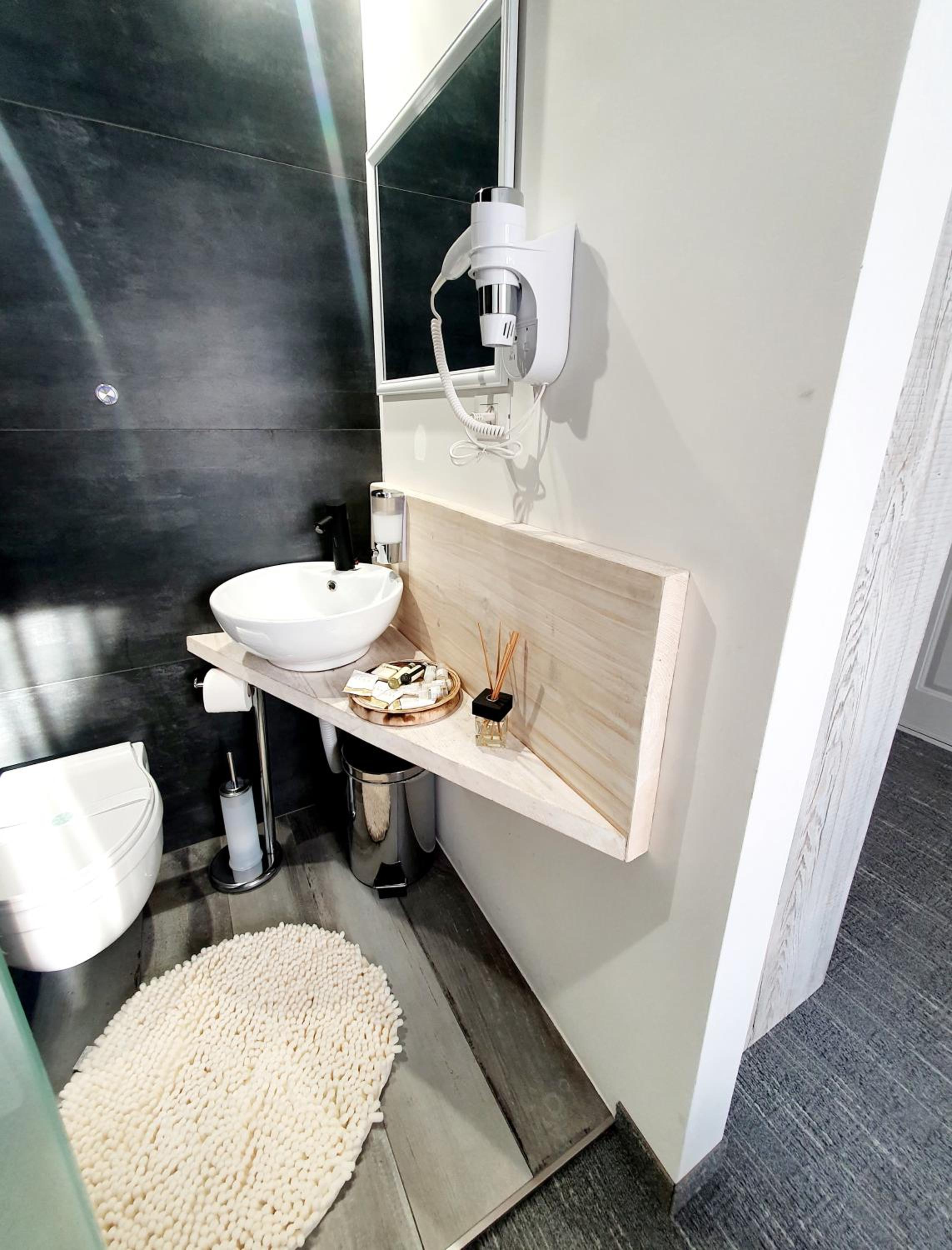 Triple Room with Bathroom - Photo 4
