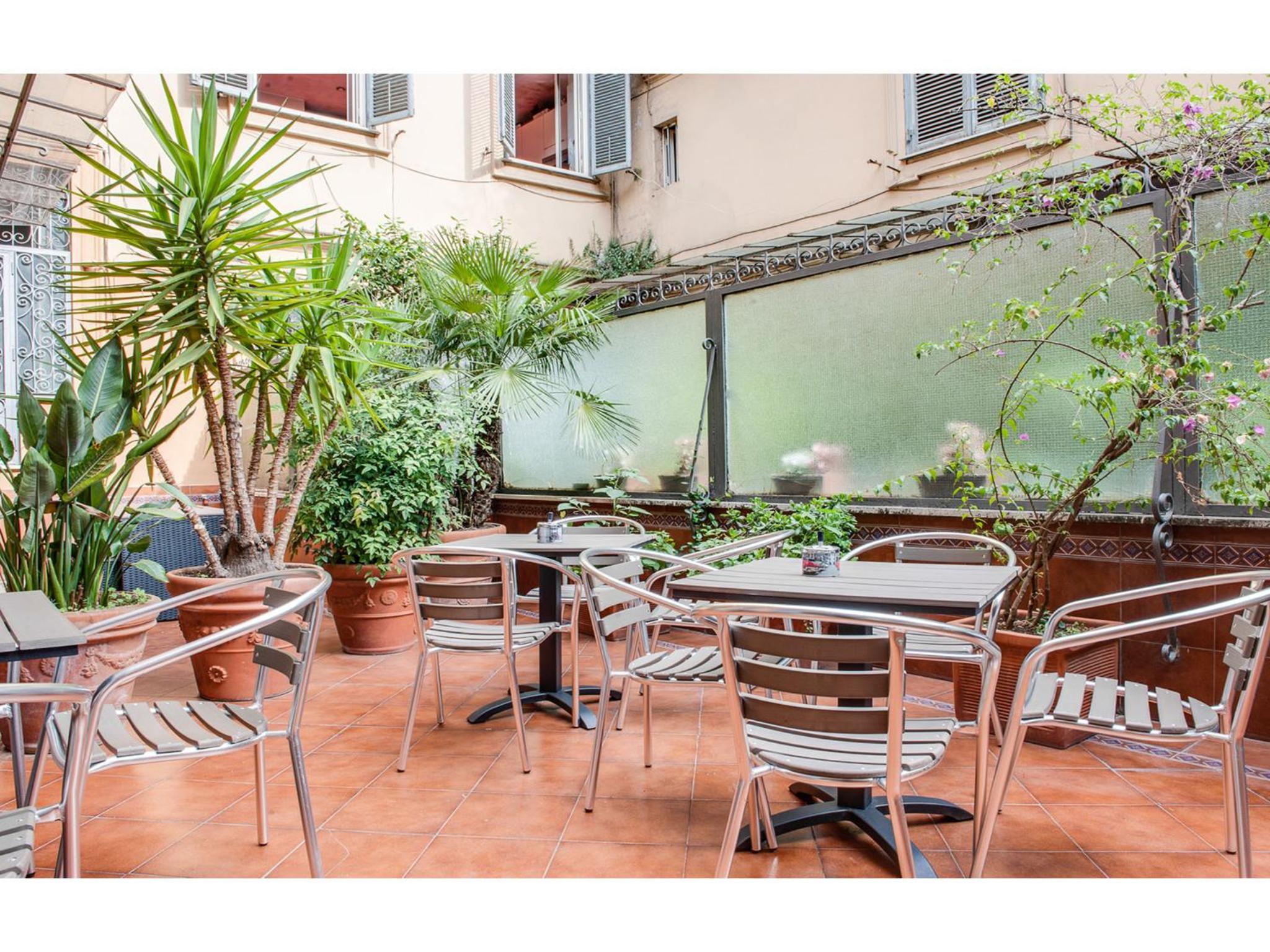 One-Bedroom Apartment with Terrace photo 2