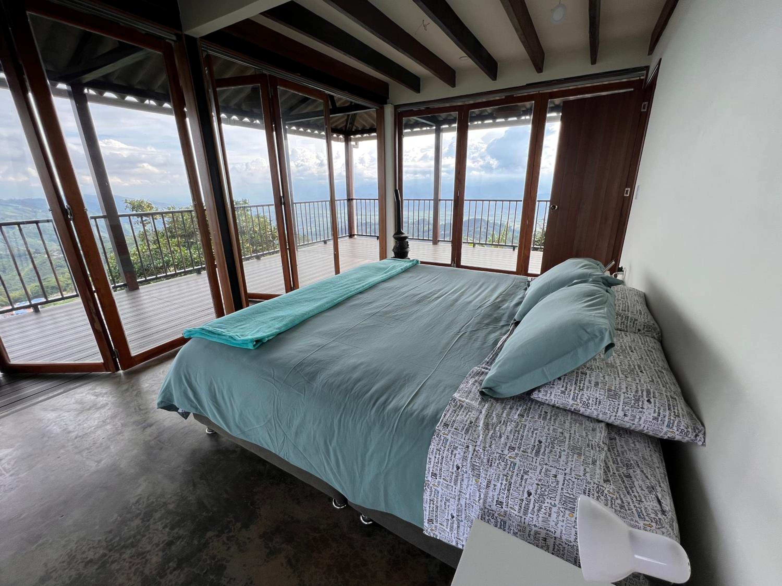 Deluxe King Room photo 1