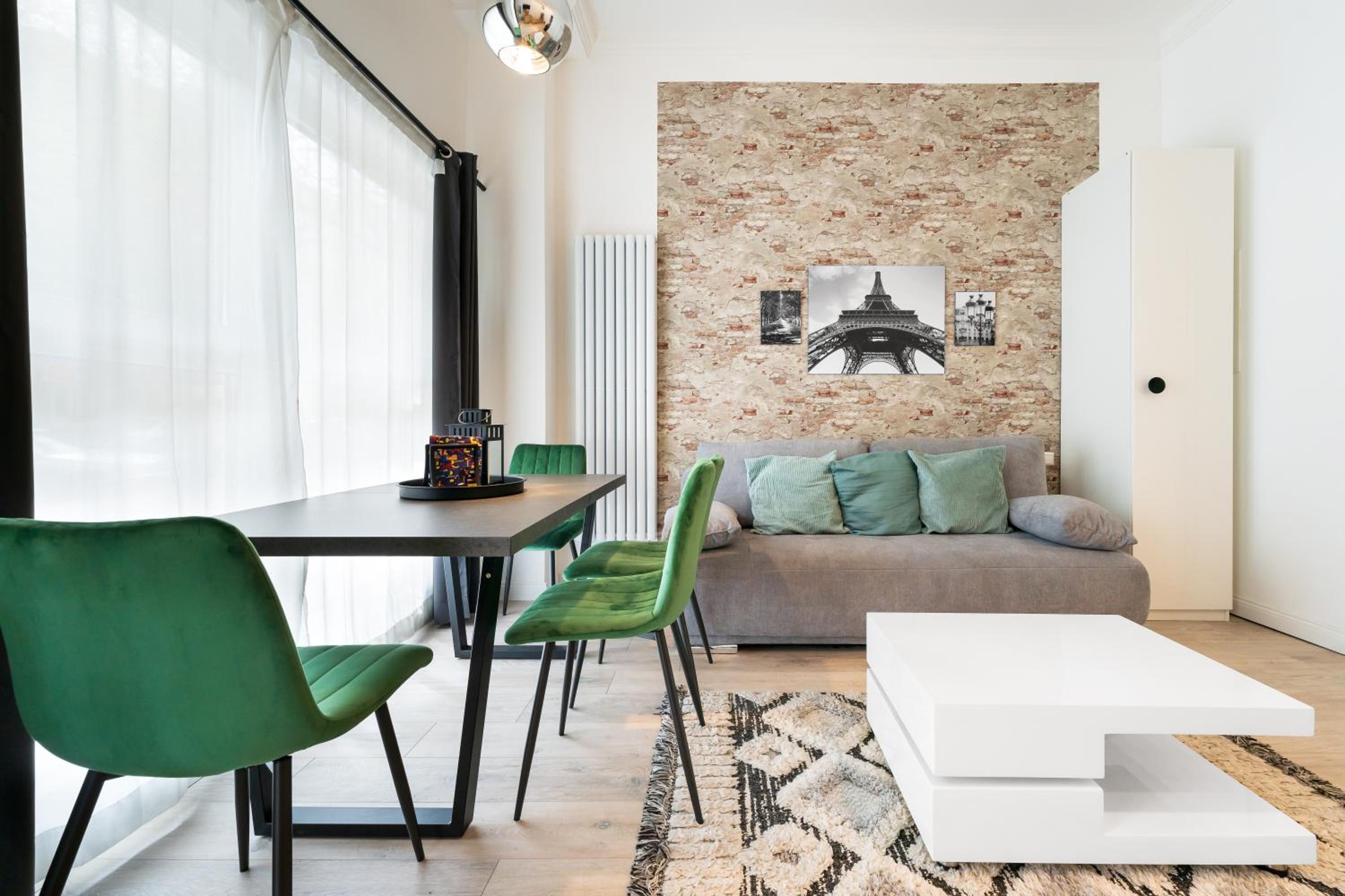 One-Bedroom Apartment