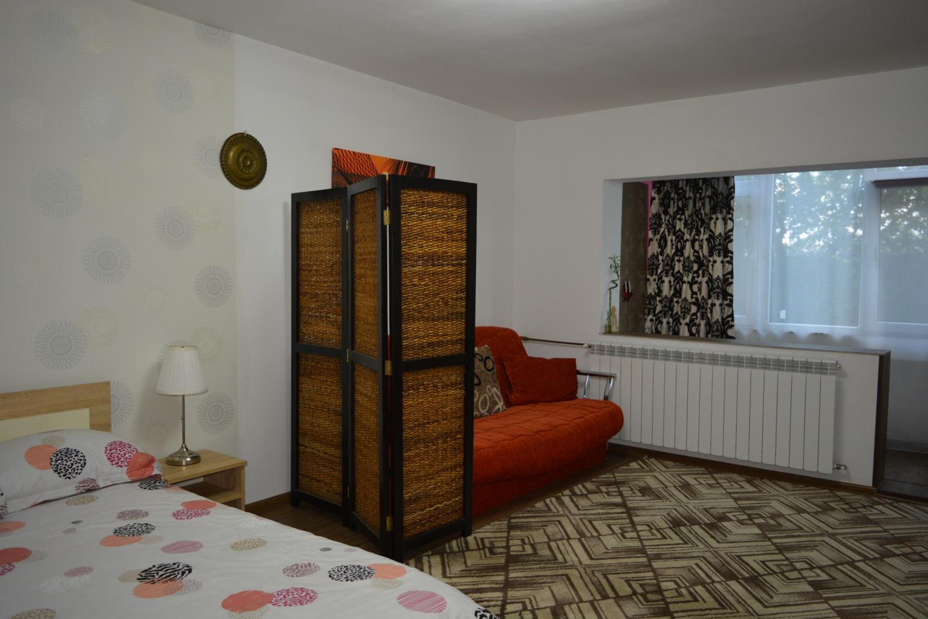 One-Bedroom Apartment - Photo 1
