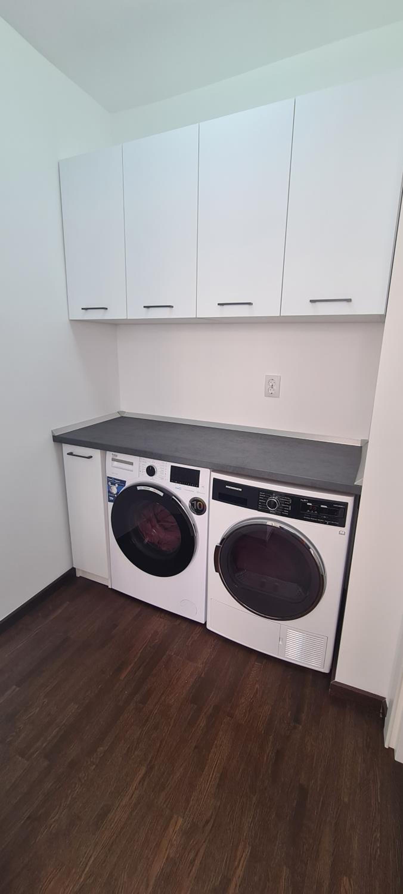 One-Bedroom Apartment - Photo 12