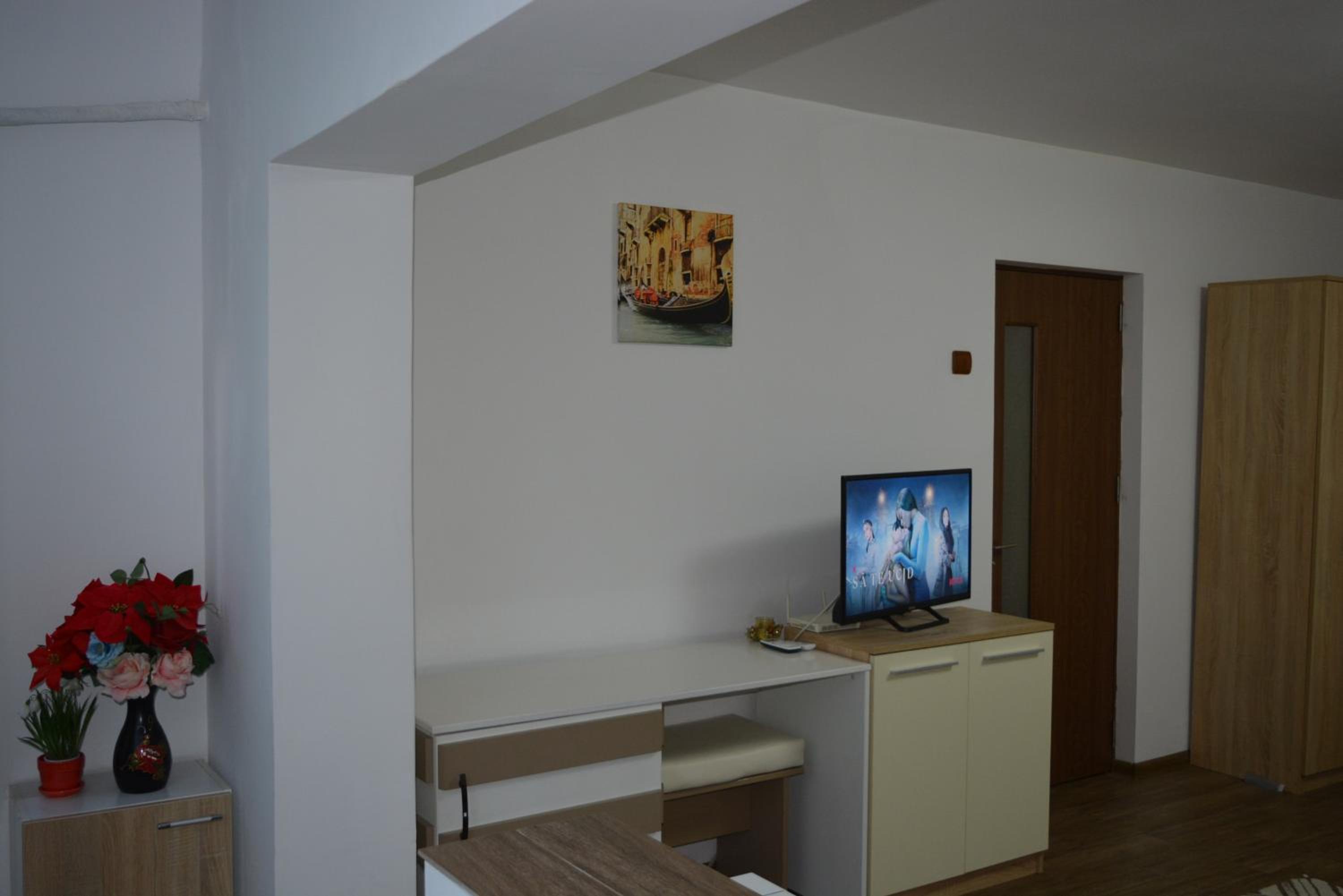 One-Bedroom Apartment - Photo 22