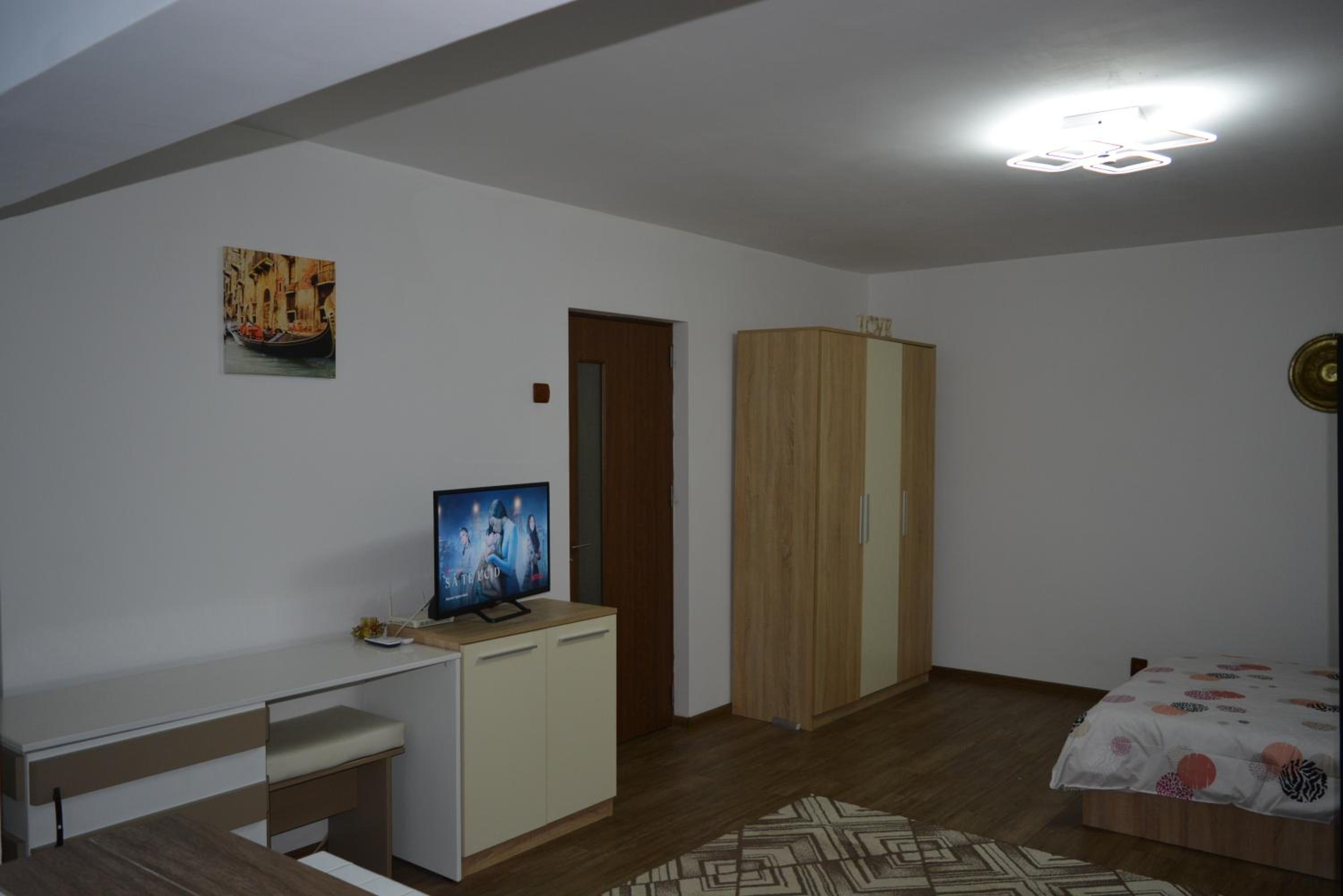 One-Bedroom Apartment - Photo 14