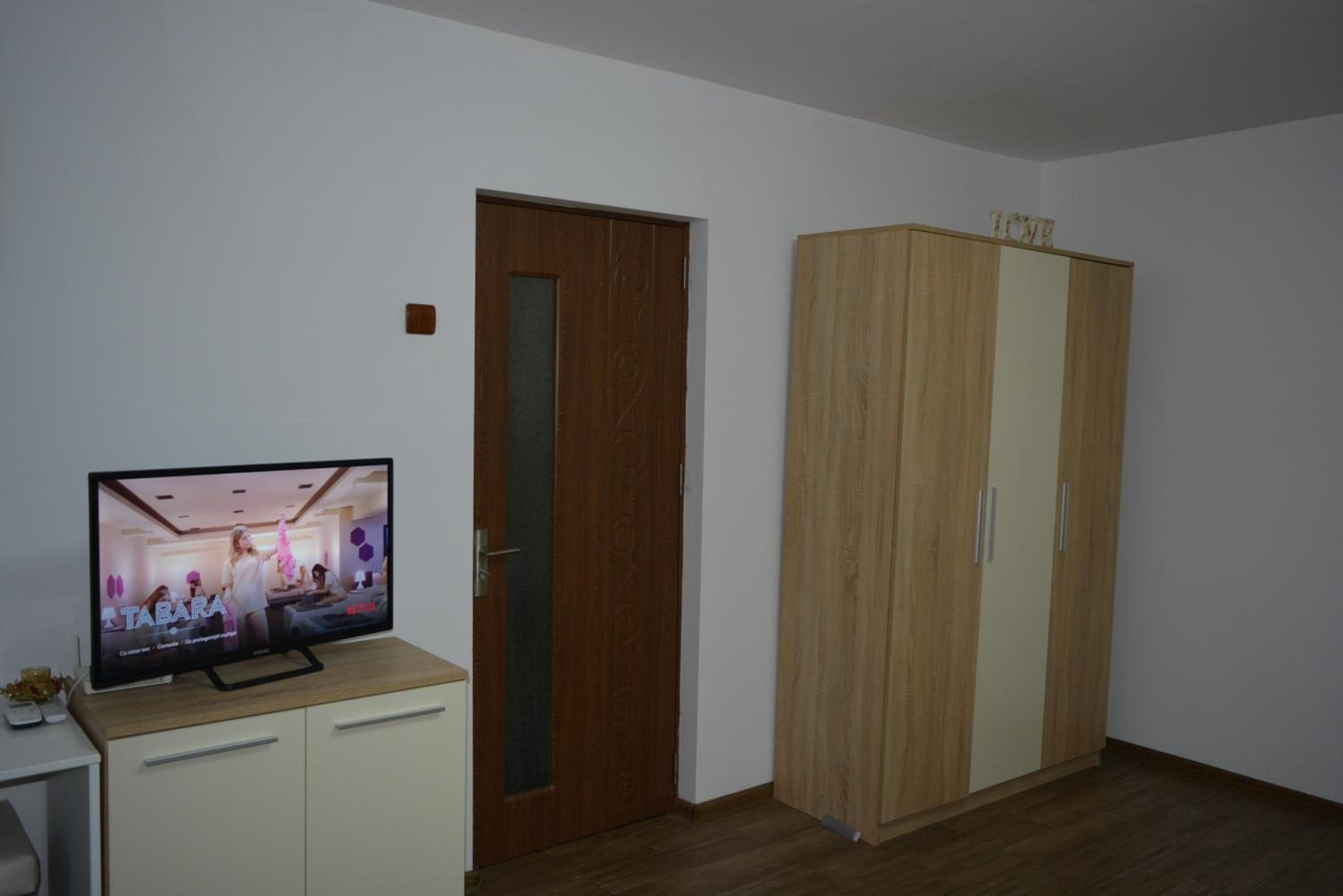 One-Bedroom Apartment - Photo 20
