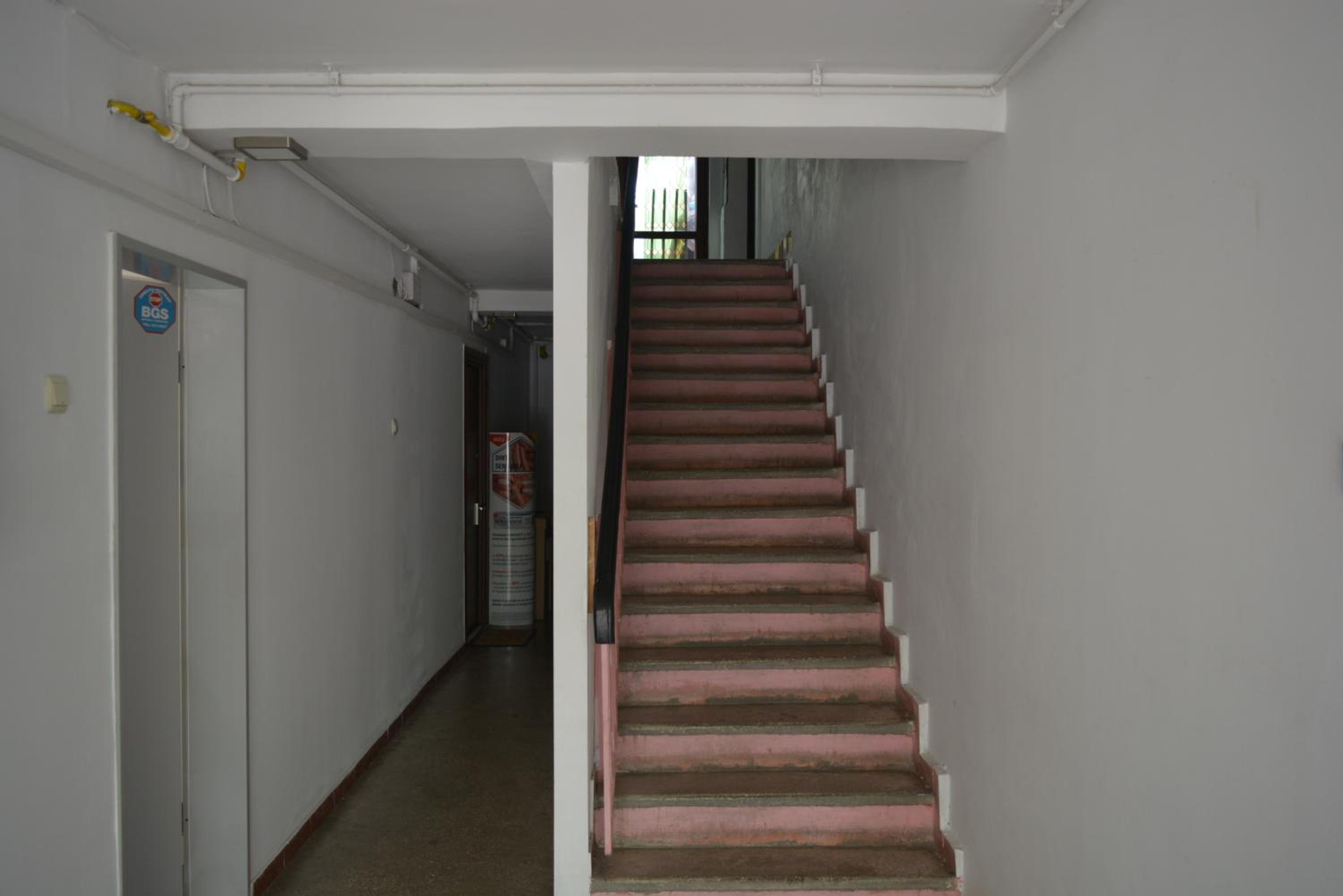 One-Bedroom Apartment - Photo 17