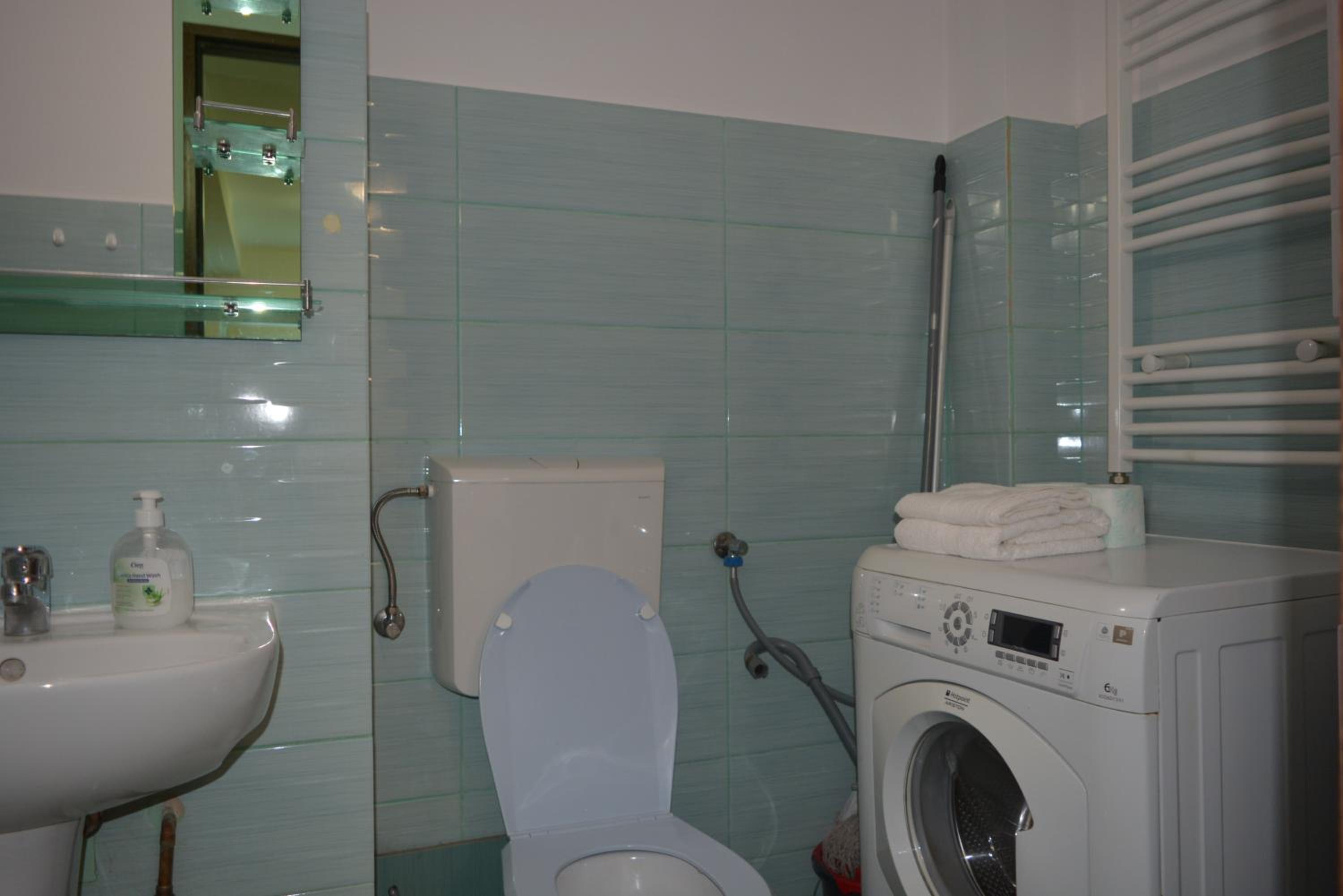 One-Bedroom Apartment - Photo 13