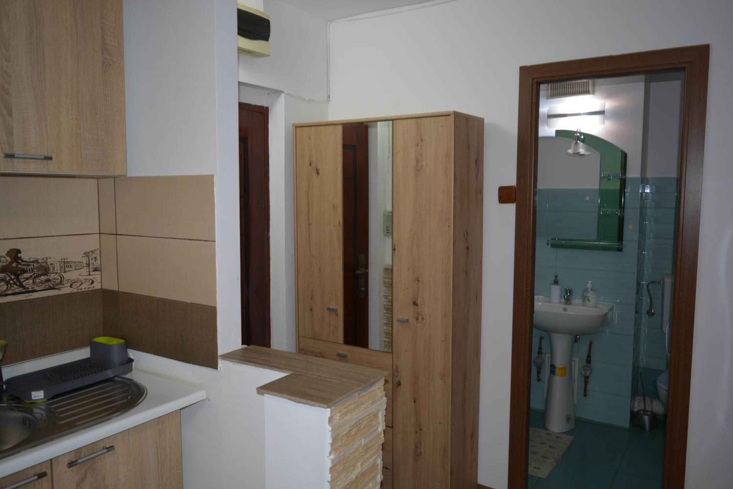One-Bedroom Apartment - Photo 19