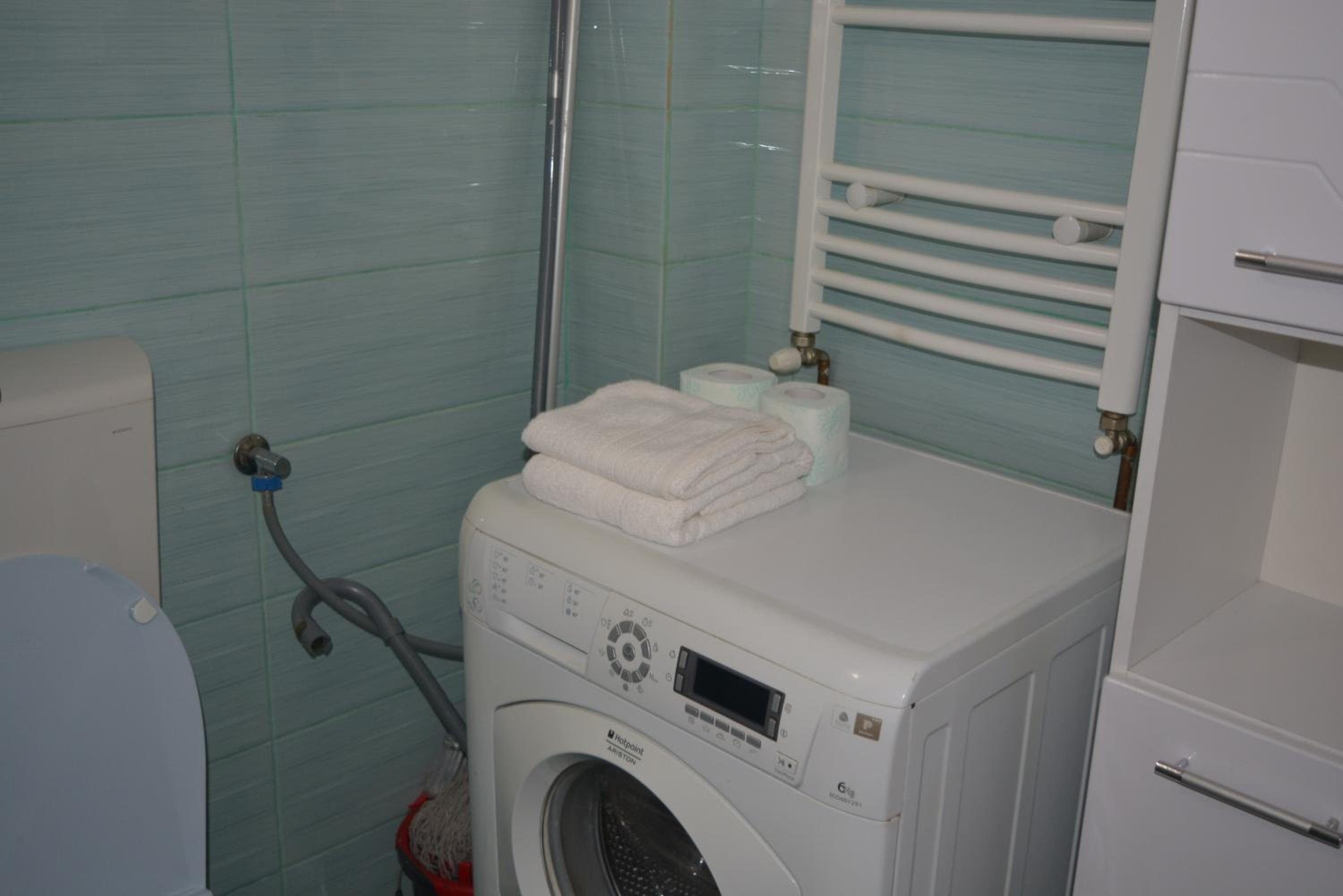 One-Bedroom Apartment - Photo 15